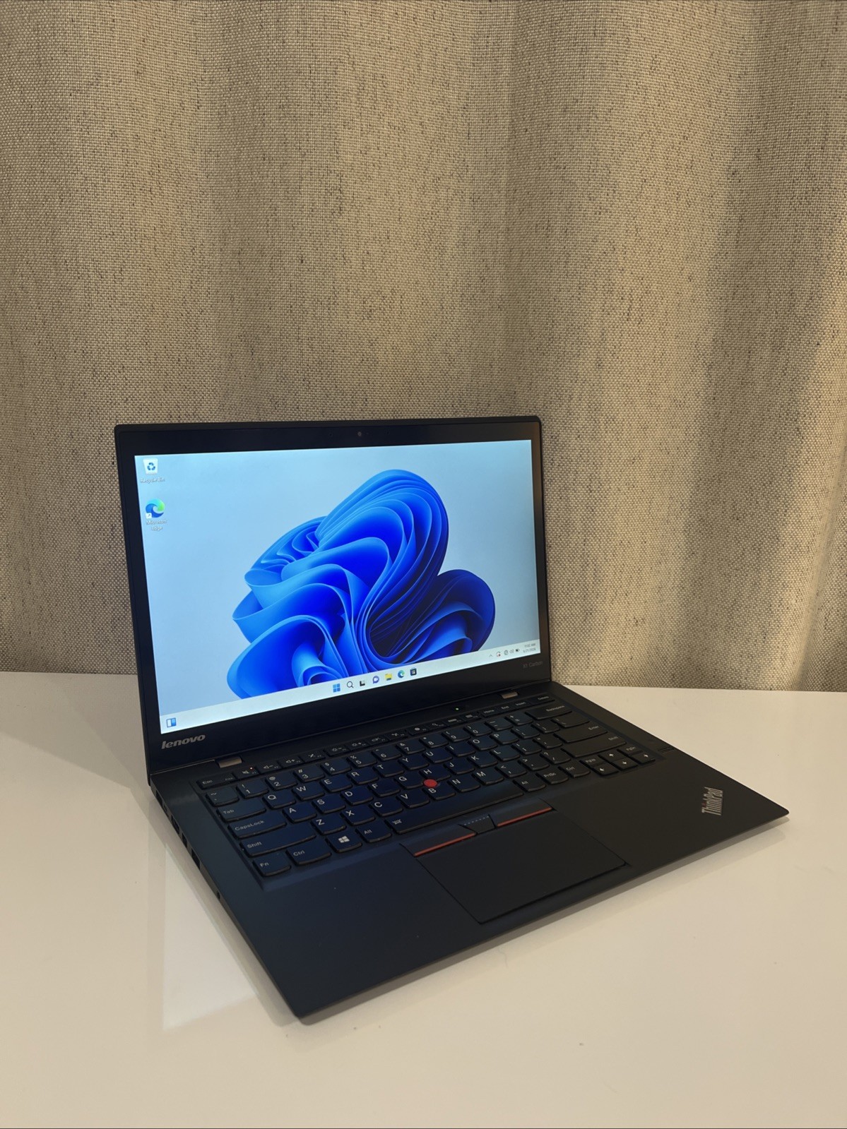 Lenovo X1 Carbon Gen 3 Laptop – i7/8gb/256gb – Good For: School/Work