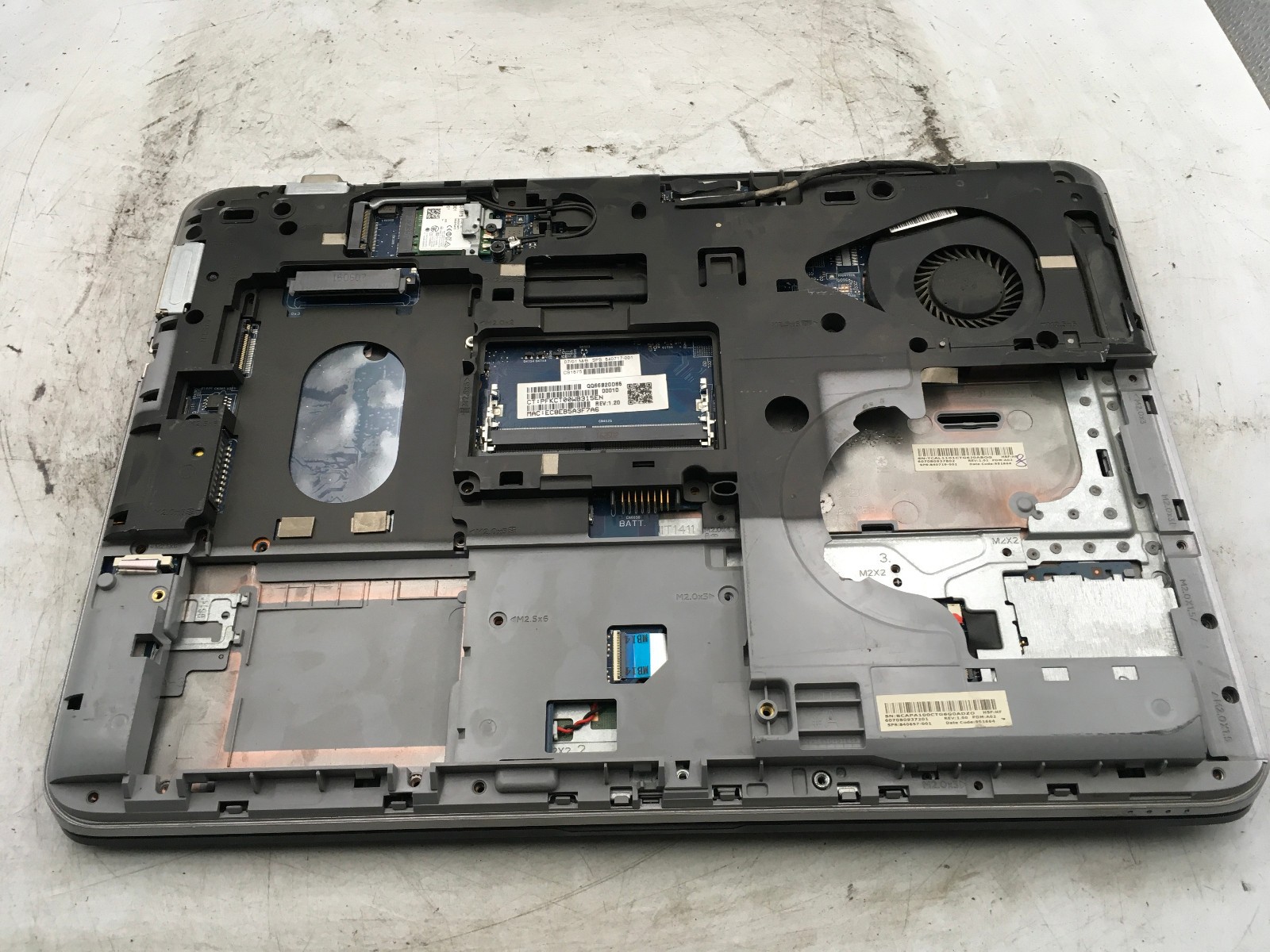 HP PROBOOK 640 G2 – INTEL I5 6TH GEN – NO RAM – FOR PARTS -MISSING PARTS-READ-BB