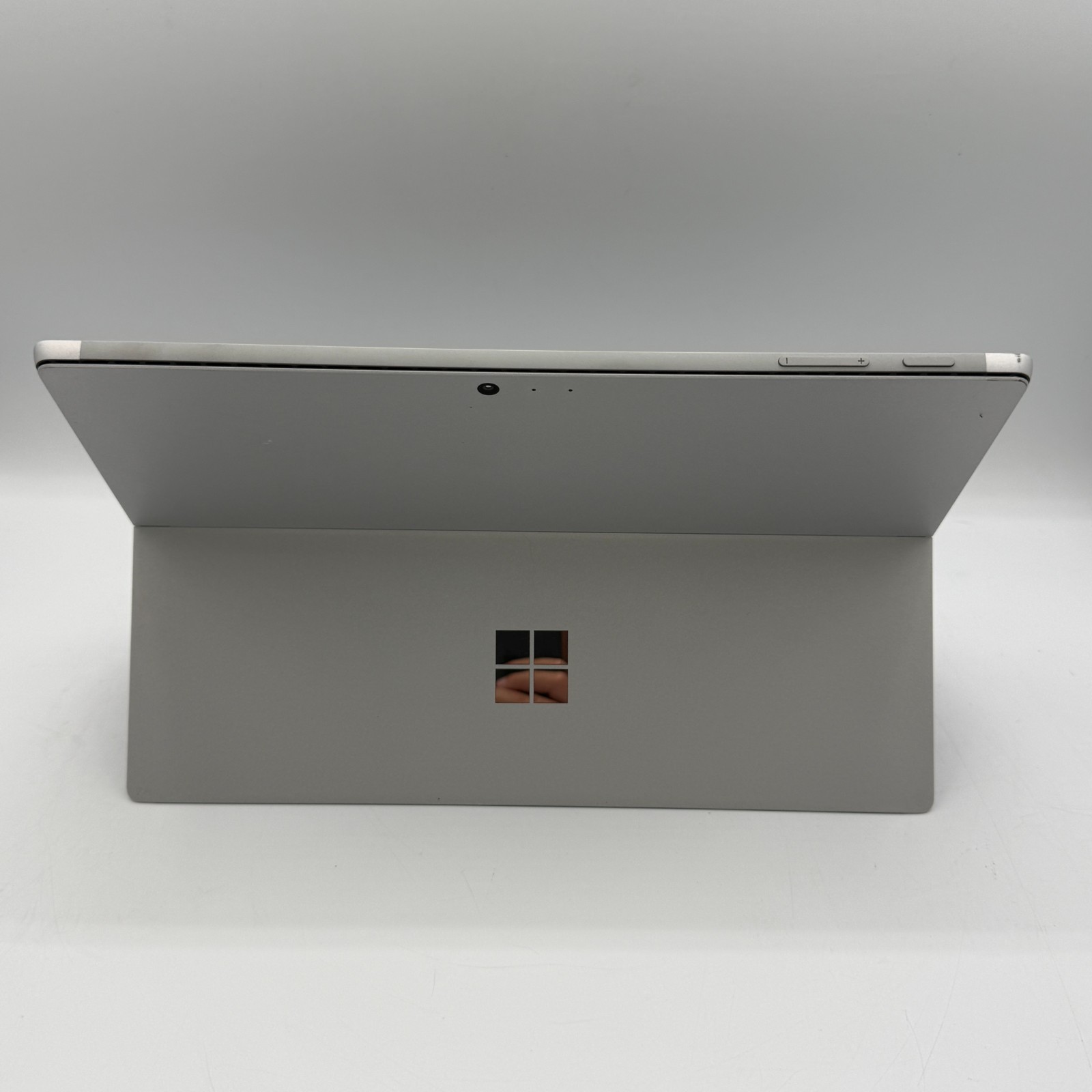 Microsoft Surface Pro 5 1796 i5-7300U 8GB RAM 128GB SSD 12.3″ Tablet Silver – C