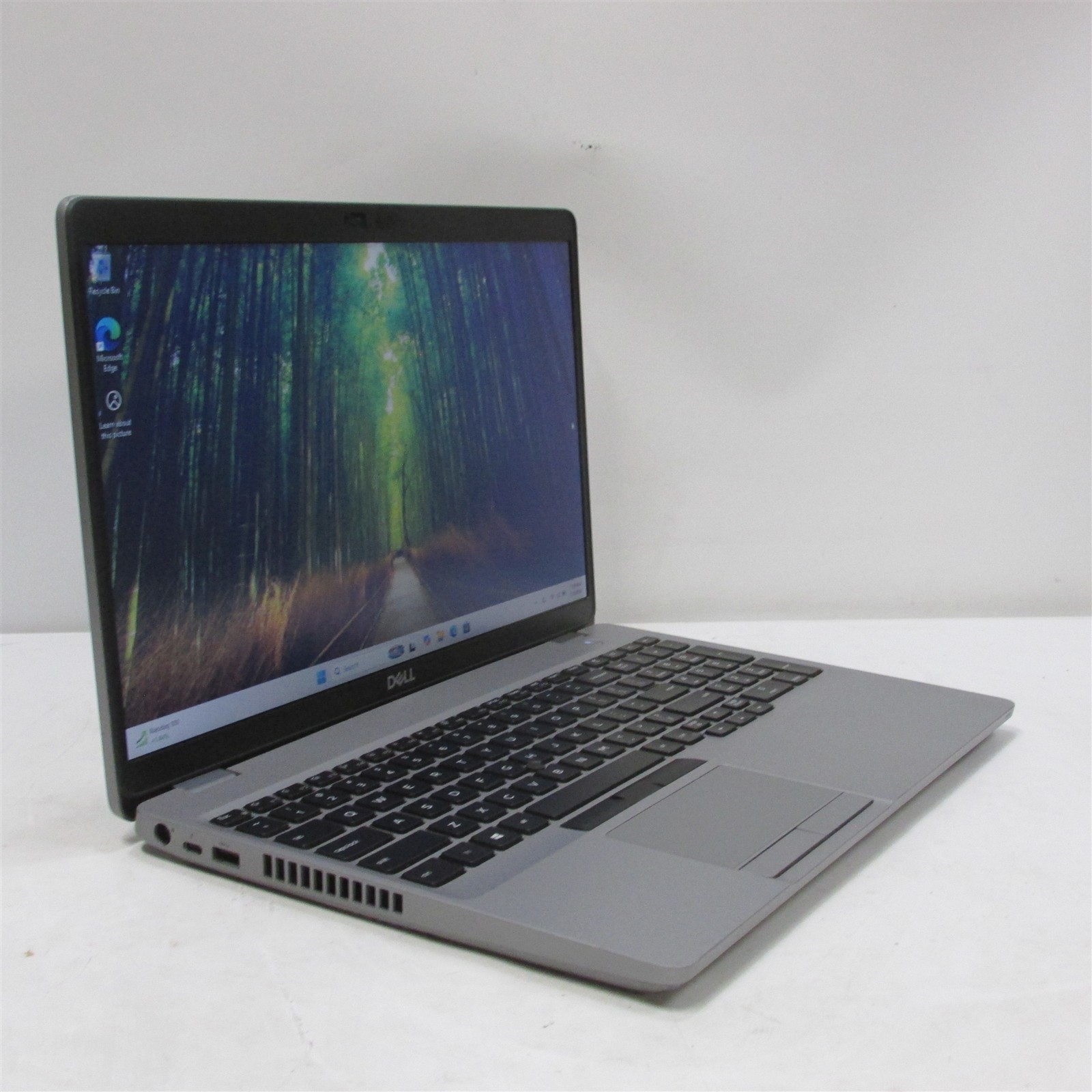 Dell Precision 3551 i5-10300H 2.5GHz 16GB RAM 512GB NVME 15.6″ W11 Pro COSM DMG