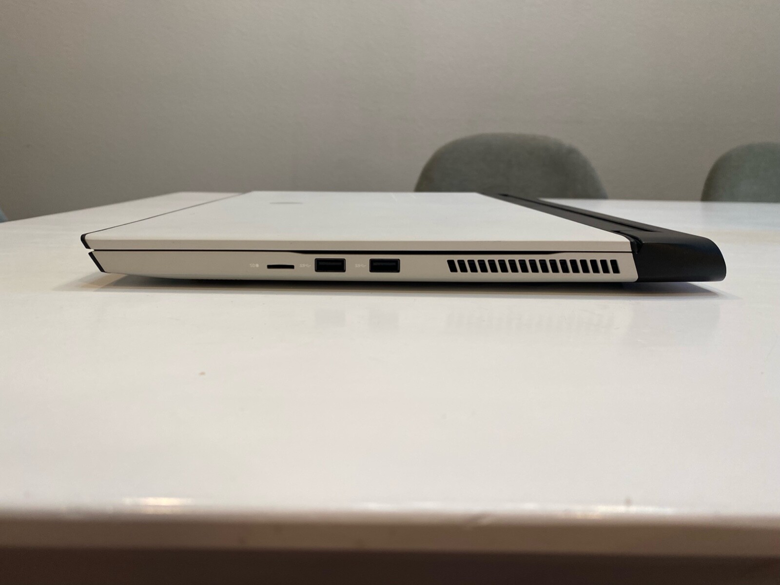 Alienware M17 R4 17.3″ Intel Core i7-10870H 360Hz 2.2GHz 16GB 1TB SSD RTX 3070