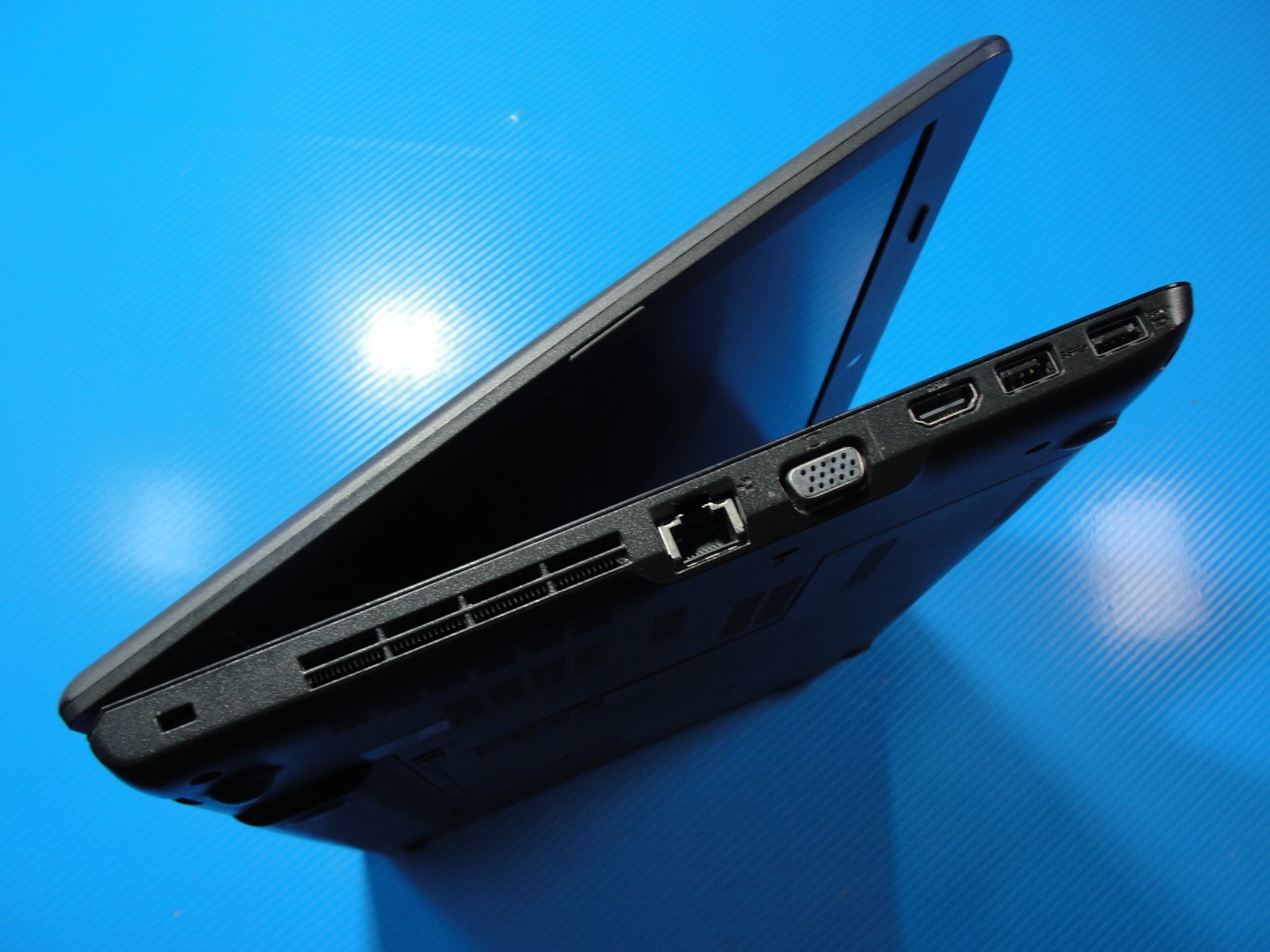 Lenovo ThinkPad E560 15.6″FHD Intel Core i7-6500U 2.5GHz 8GB RAM 128GB SSD +P/A