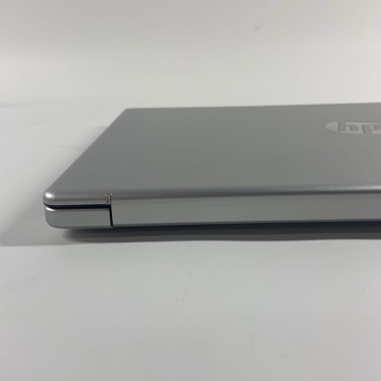 HP Pavilion 15-FC0237NR 15.6″ Ryzen 7 5825U 2.0GHz 8GB RAM 512GB SSD