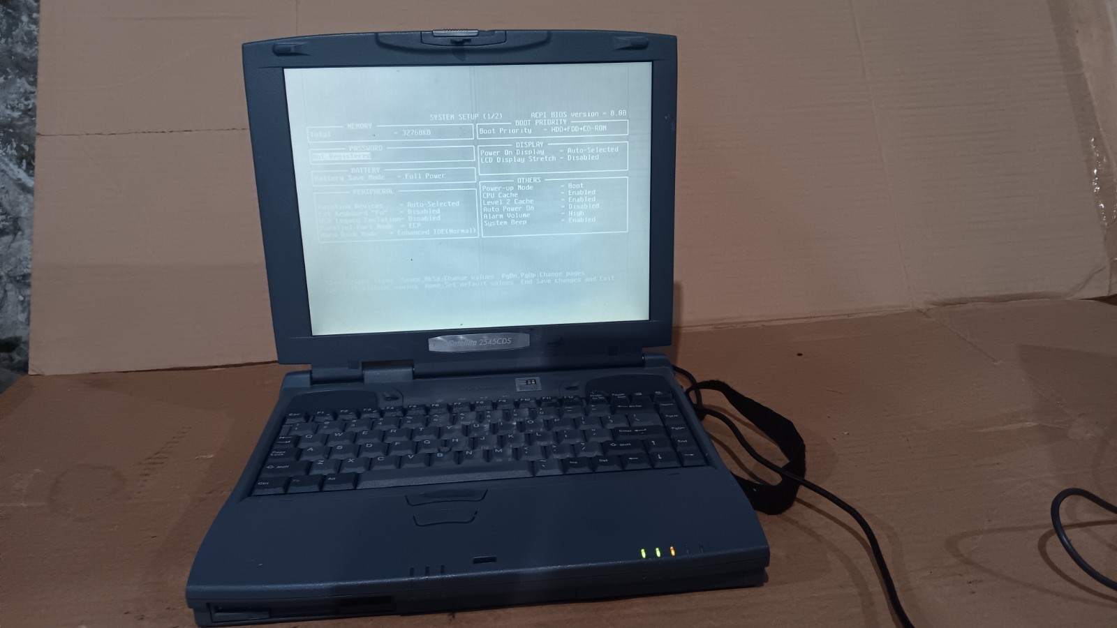 Vintage Toshiba Satellite 2545CDS Retro Laptop AMD K6-2 processor 333 MHz Parts