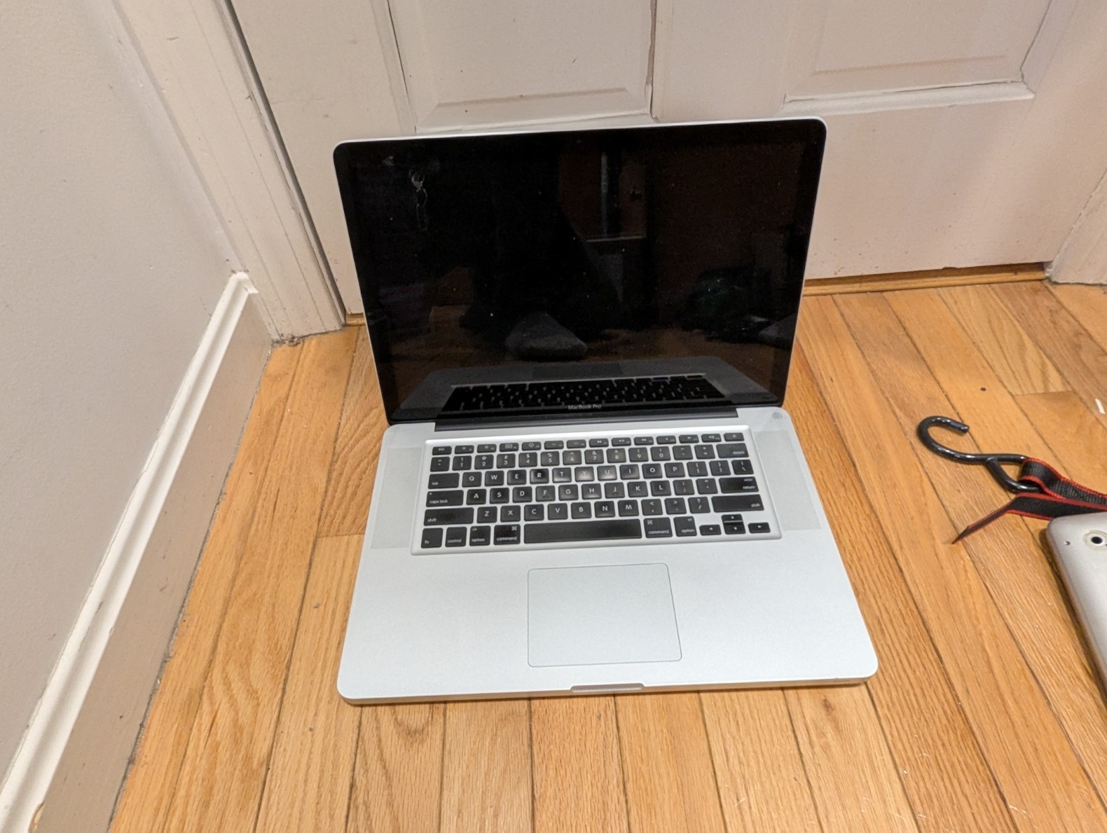 Apple Macbook pros from 2012-2017 3 units for parts not working