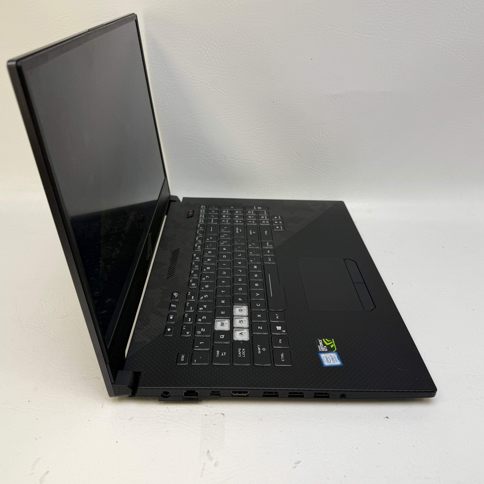 Asus Scar II GL704G 17.3″ i7-8750H 2.2GHz 20GB RAM 512GB SSD GeForce GTX 1060