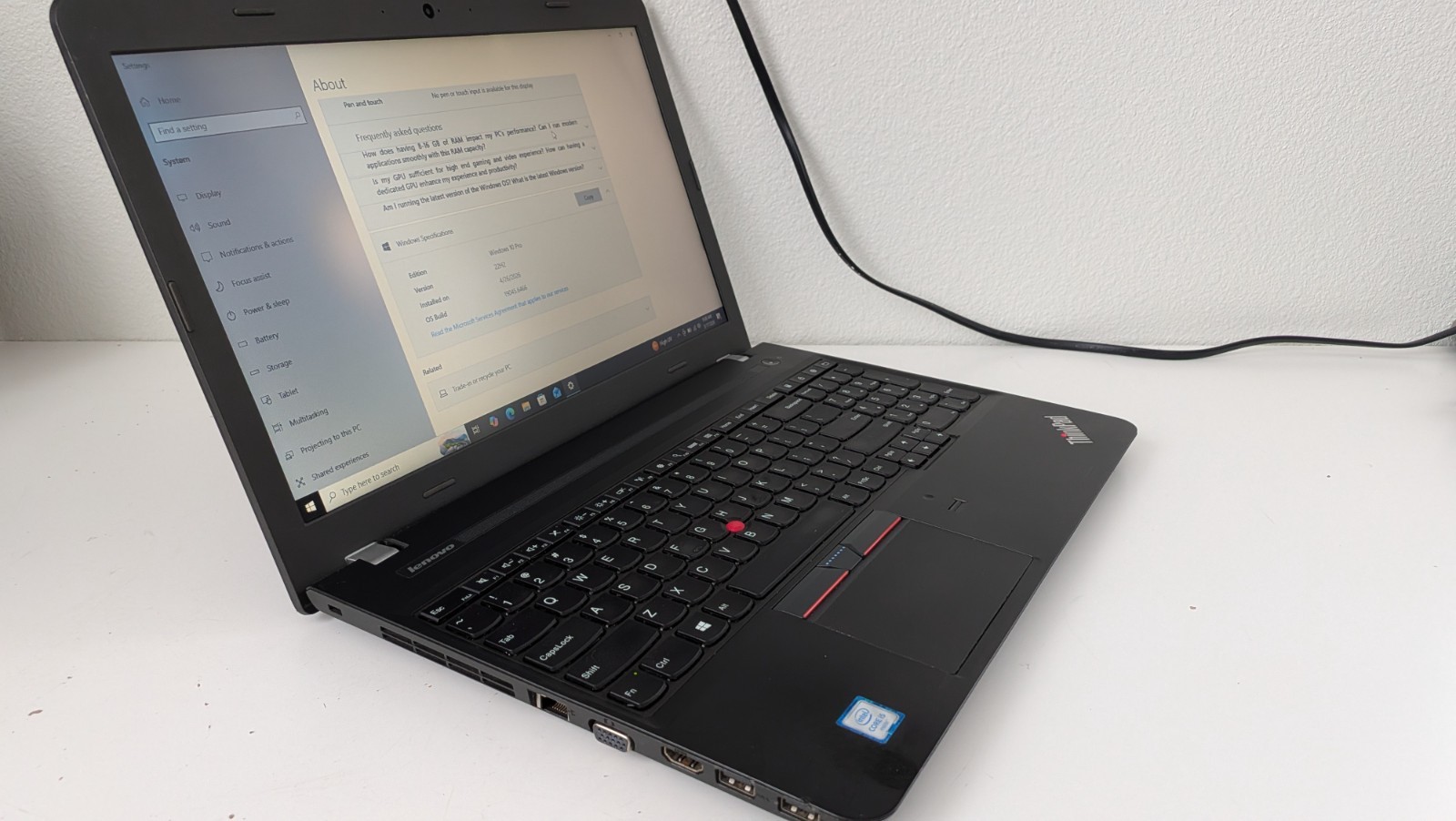 Lenovo ThinkPad E560 i5-6200U 8GB 500GB HD WIN 10 PRO