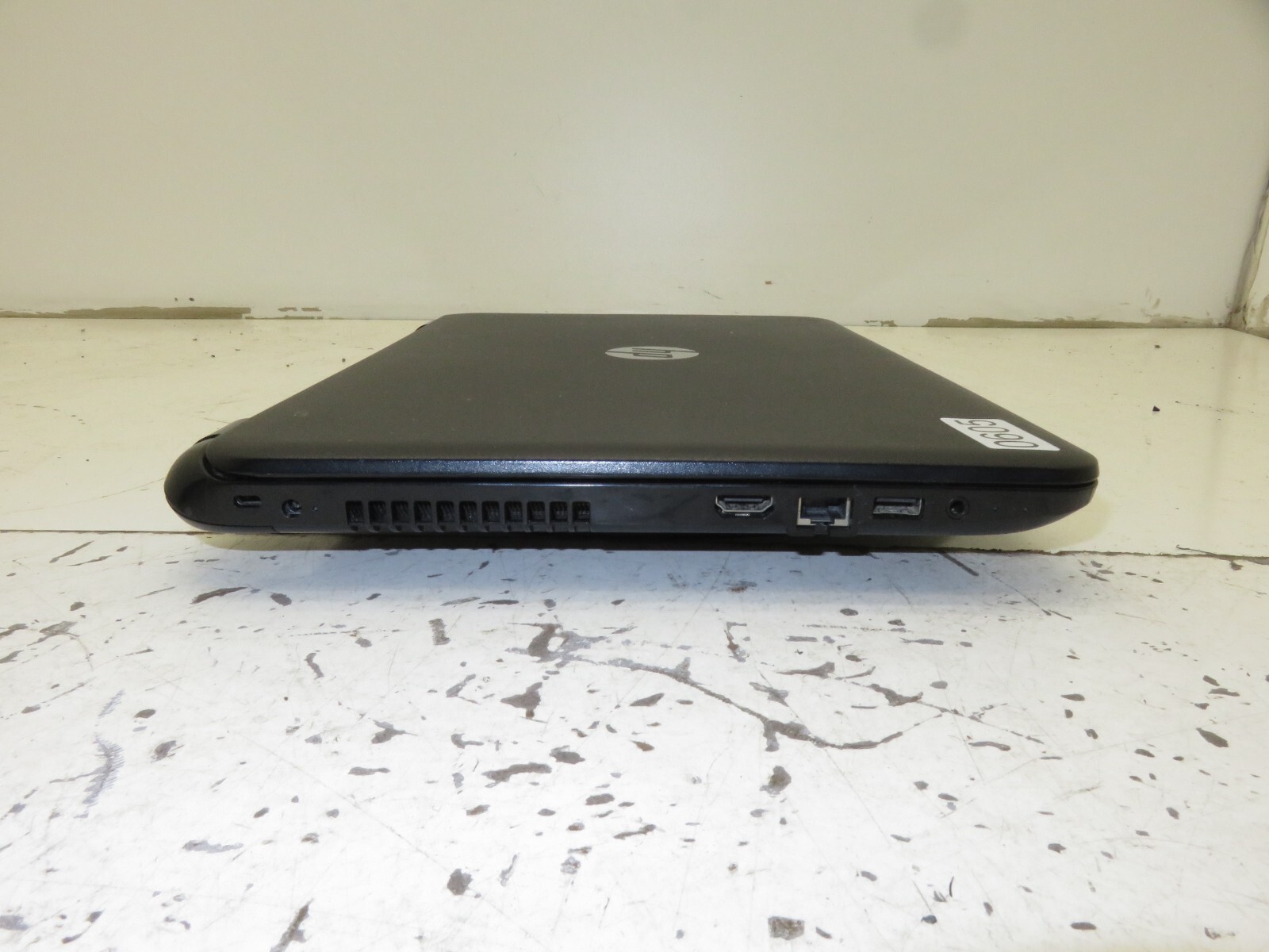 HP 15-r134cl Laptop Intel Core i3-4005u 6GB Ram – Parts/Repair