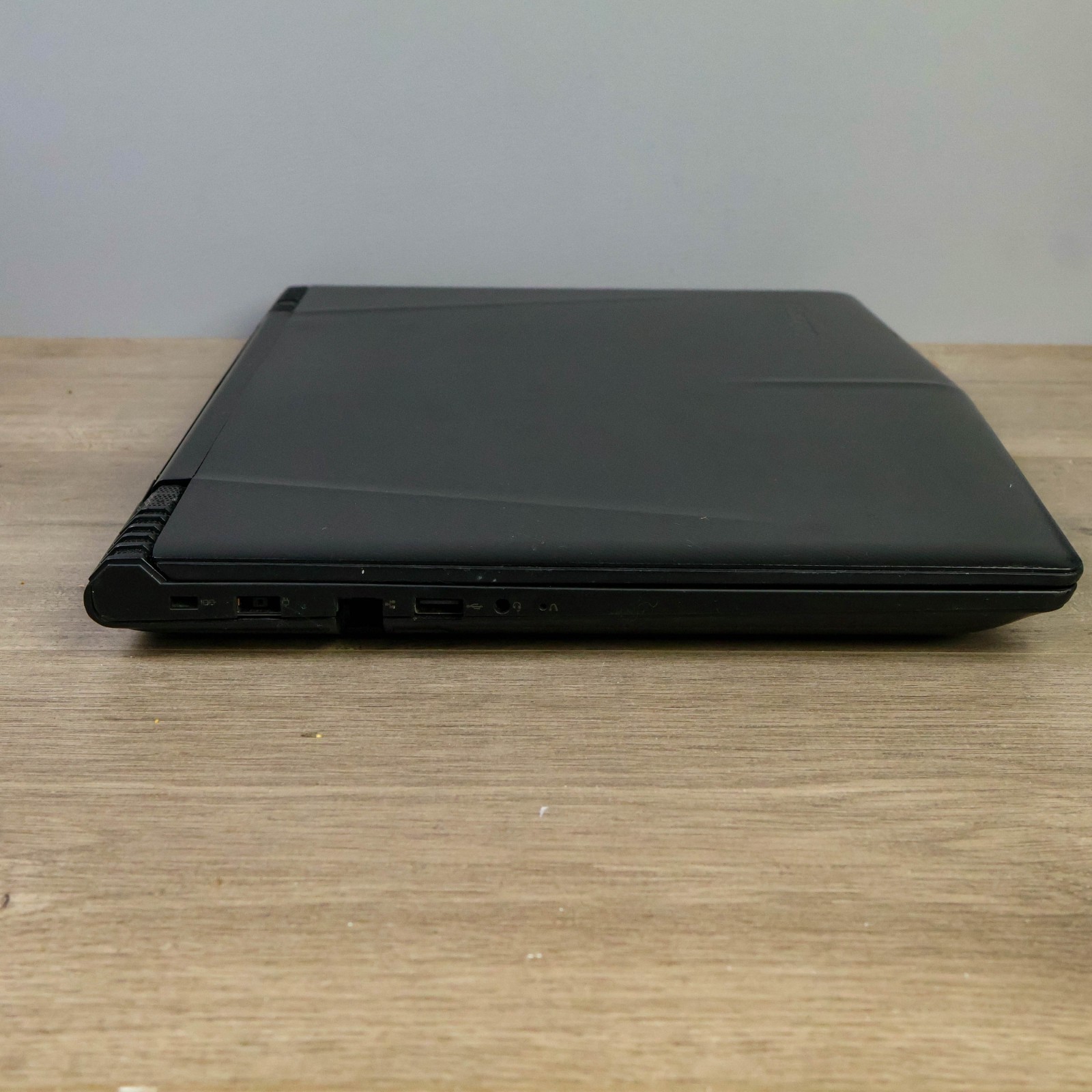 Lenovo Legion Y520 i7-7700HQ GTX 1060 3GB 8GB 128GB SSD 1TB HDD 15.6 Gaming