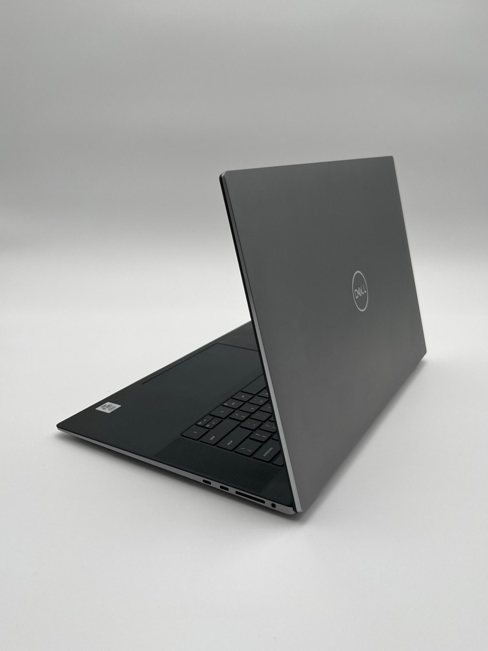 DELL PRECISION 5750 17” I9-10885H 2.40GHZ 64GB RAM 1TB RTX 3000 4K TOUCHSCREEN
