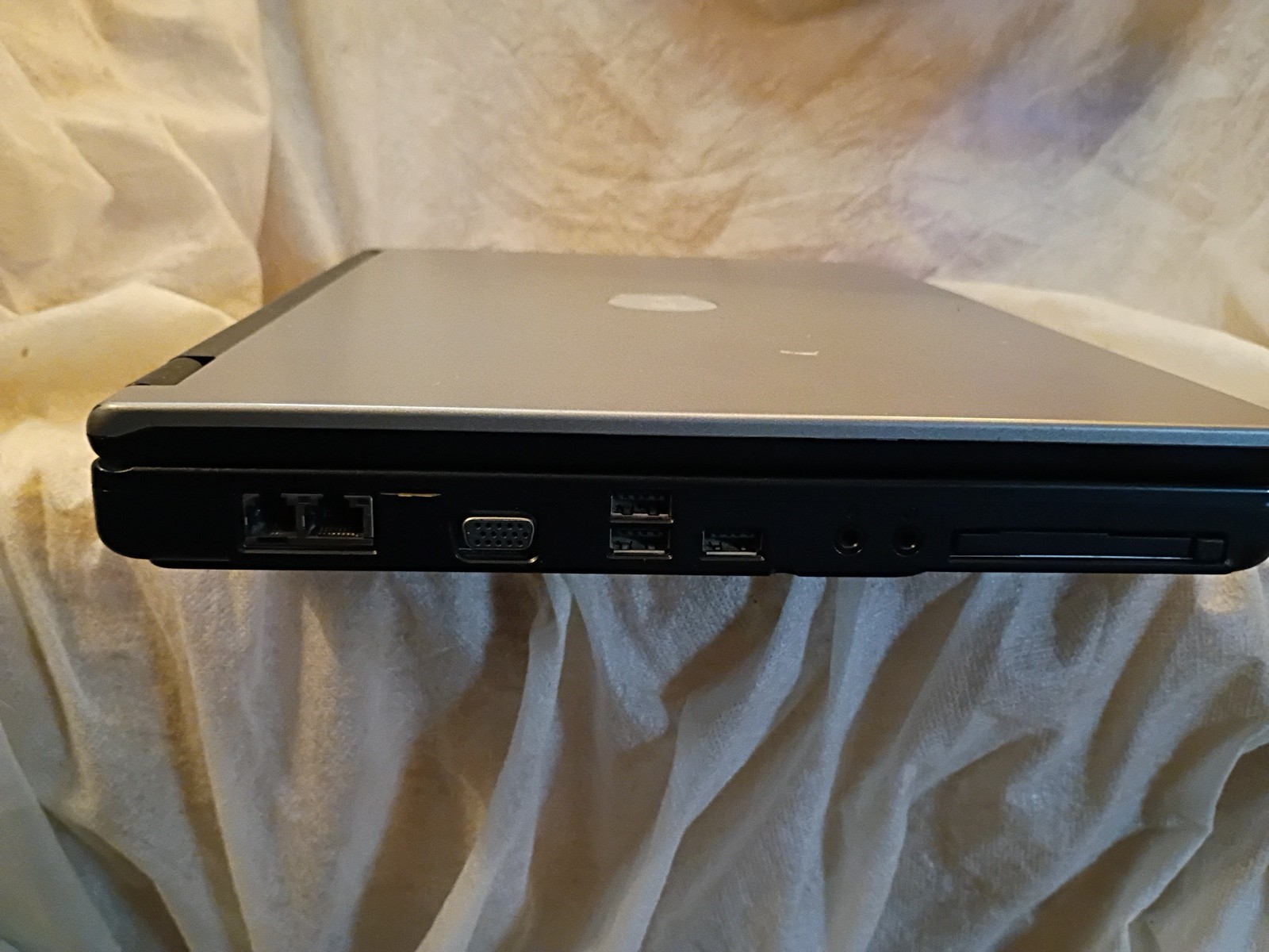 Dell Inspiron B120 Laptop Model PP21L Windows XP Home Untested No Power Cord