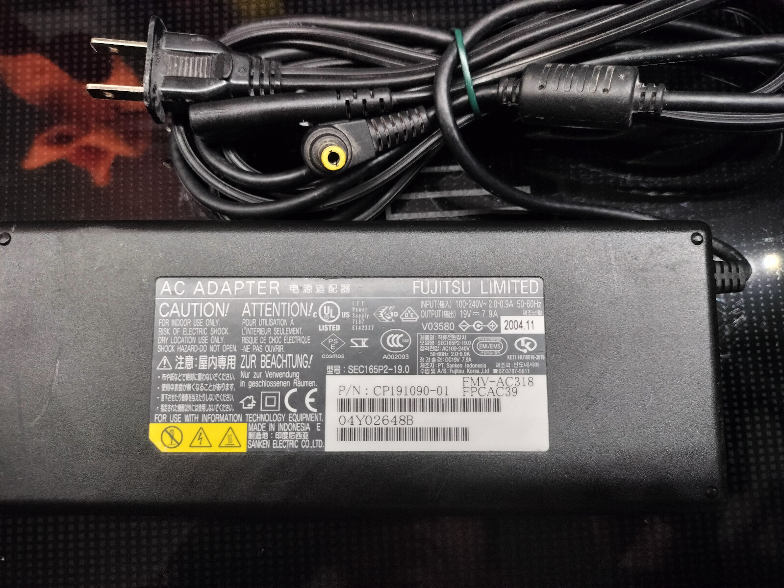 Maingear W150HRQ i5 2520M 8GB DDR3 320GB SATA Nvidia GT 555M w charger AS-IS