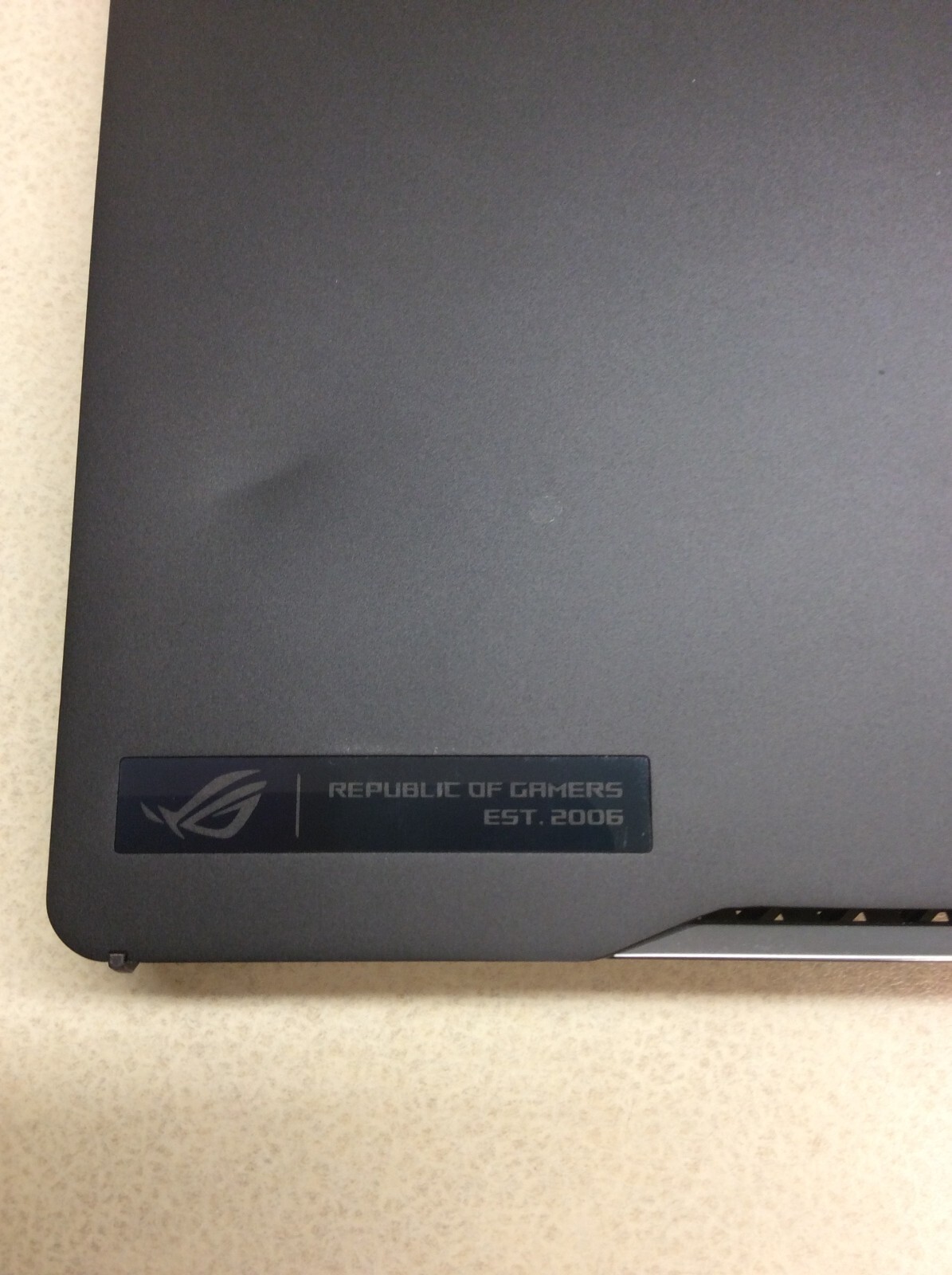 ASUS ROG Zephyrus M16 16″ i9-13900H 2.6GHz 16GB RAM 1TB SSD GeForce RTX 4070
