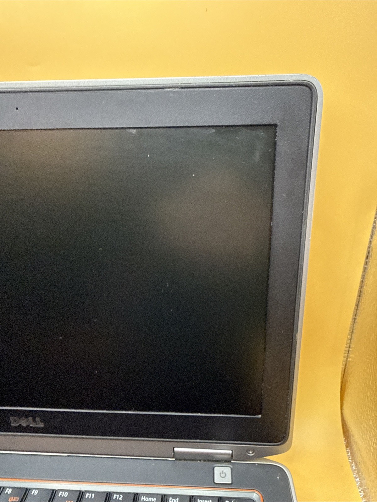 DELL LATITUDE E6320 Laptop w/ Intel Core i5-2520M 2.50 GHZ + 8 GB Parts Only