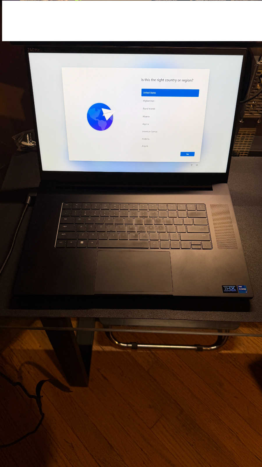 Razer Blade 17 2.4 GHz i7 16GB 1TB SSD RTX 3070 Ti Excellent