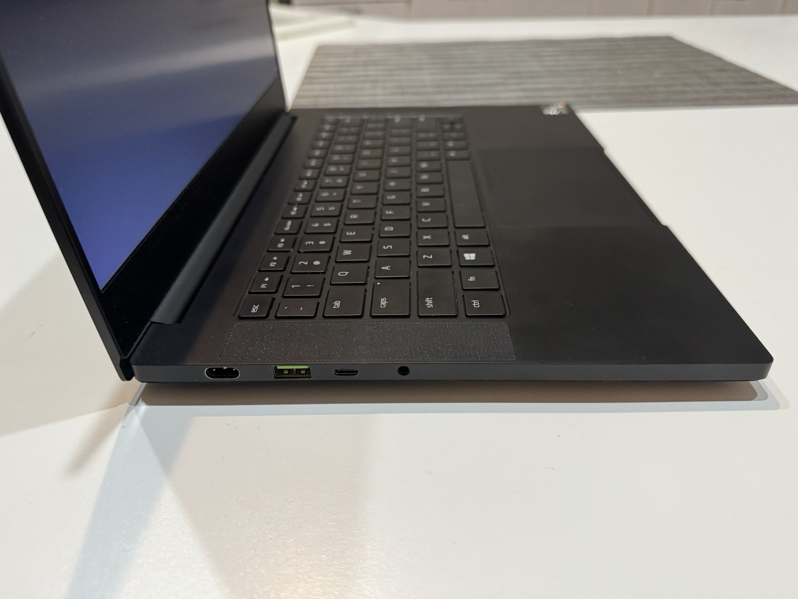 Razer Blade 14 14in Ryzen 9 5900HX RTX 3070 16GB 1TB SSD Win11