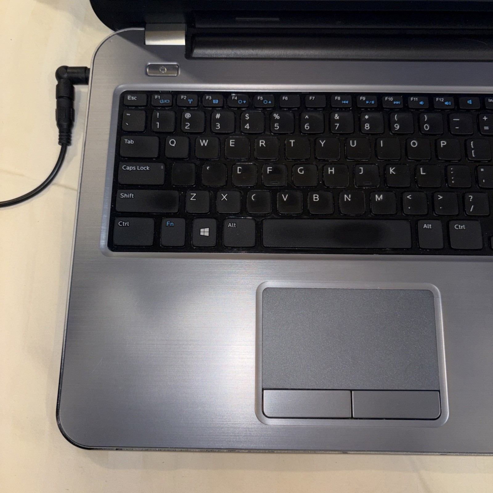 Dell Inspiron 5721 17.3″ Laptop Intel i7-3537U 8GB Ram NO HD/OS