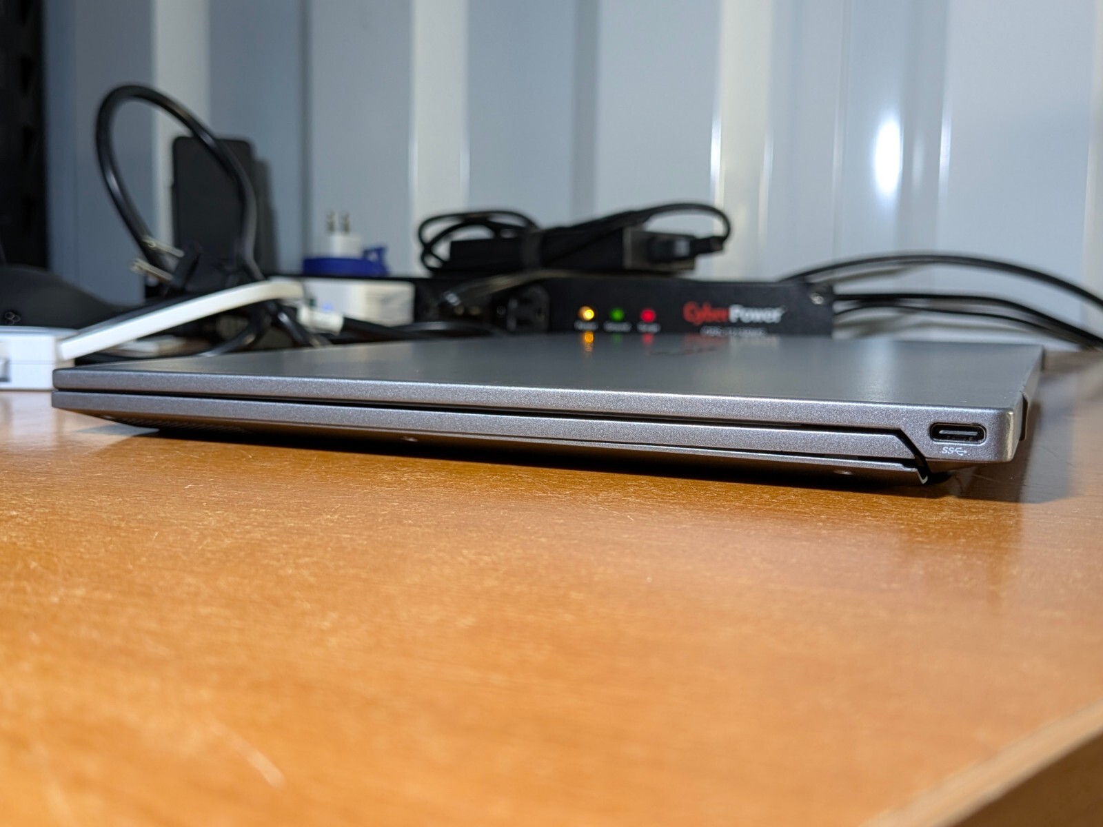 14″ ASUS B9440U Notebook Laptop – 7th Gen i7 Processor – No power!!