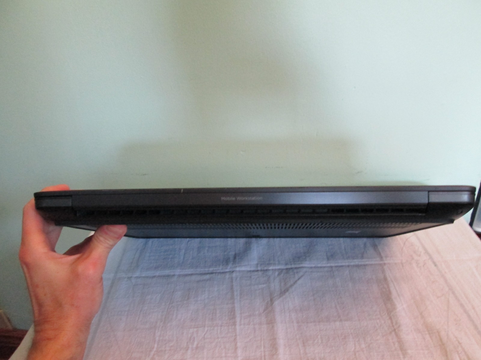 HP Zbook 17 gen 3 🌈DREAMCOLOR🌈 i7-6820HQ 32GB RAM 240GB SSD works great!