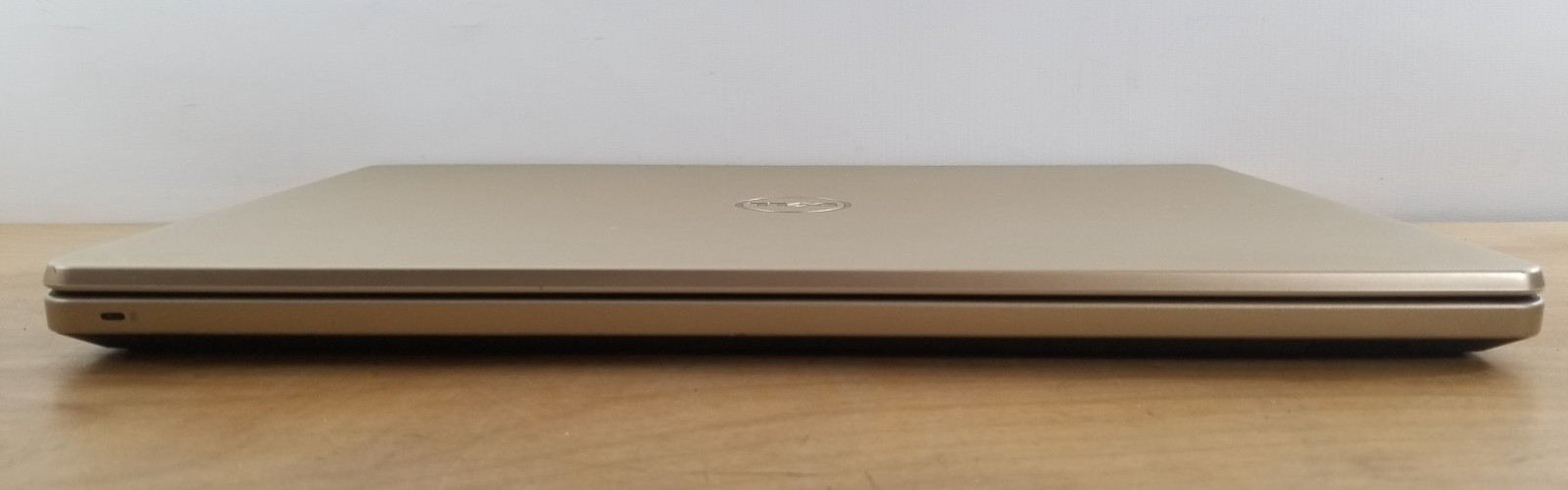 Dell Inspiron 15 5555, AMD E2-7110 , 4GB RAM, 1TB HDD, Win 10 GOLD *PLEASE READ