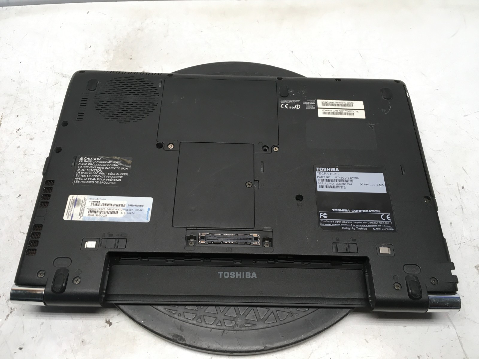 Toshiba Satellite R940 Intel i7-3520M 2.9GHz 2 GB NO HDD