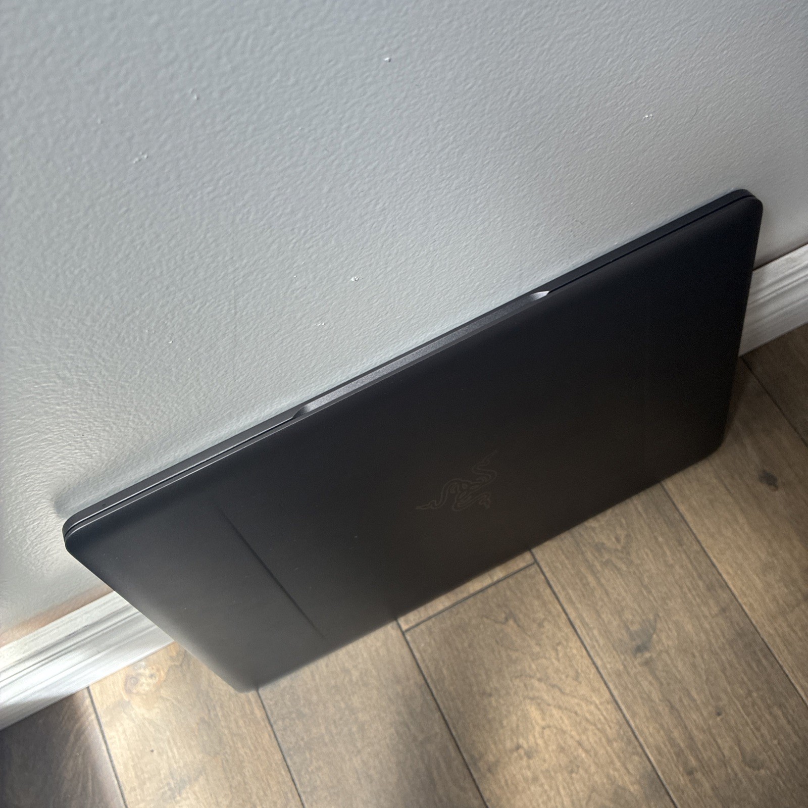 AS IS Razer Blade Stealth 13 RZ09-02394E32 i7-8550U QHD+ 1.8GHz 16GB Ram NO SSD