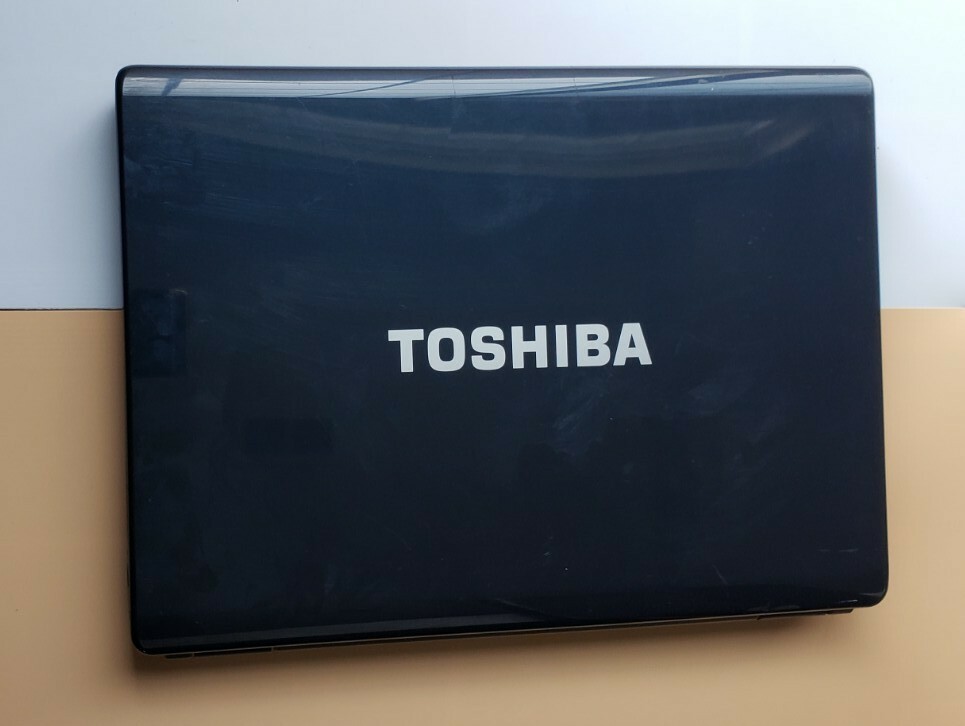 TOSHIBA SATELLITE L305-S5891 Intel Pentium Dual 2GB RAM 160GB HDD LINUX