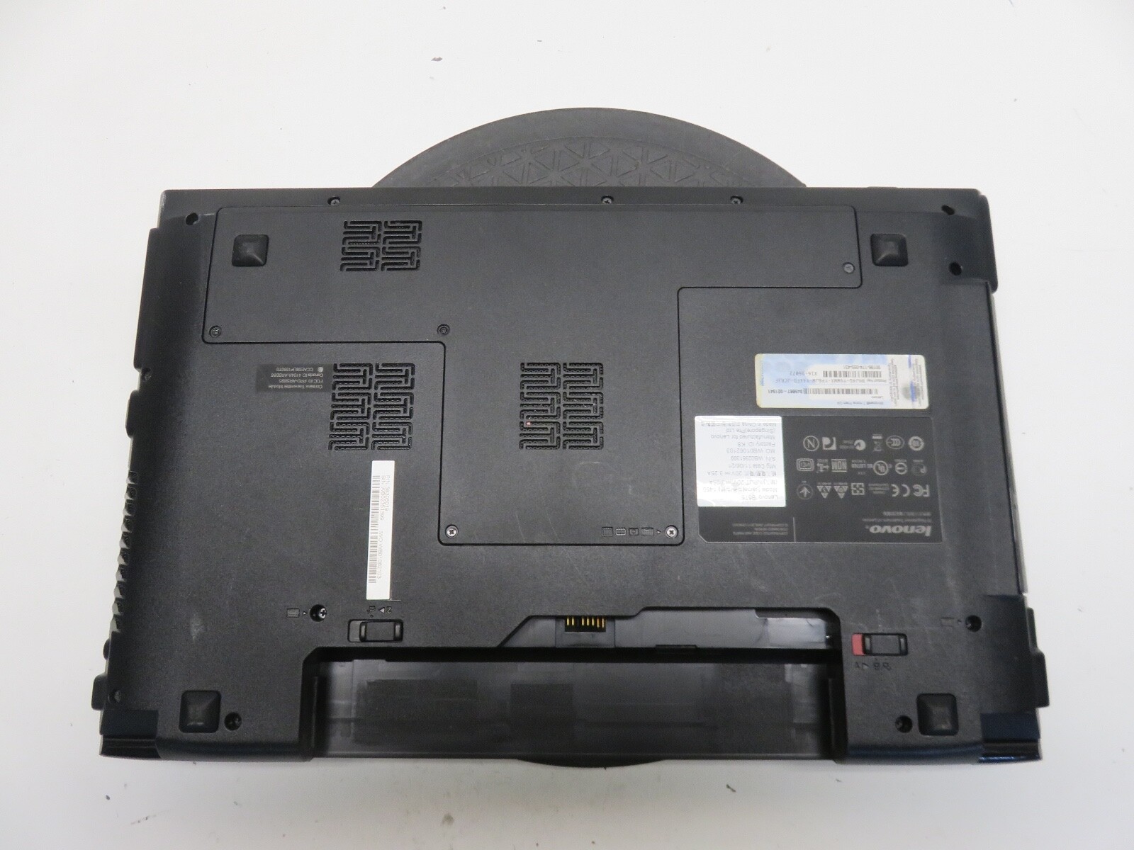 Lenovo B575 AMD-E350 1600MHz 4096 MB NO HDD No Batt