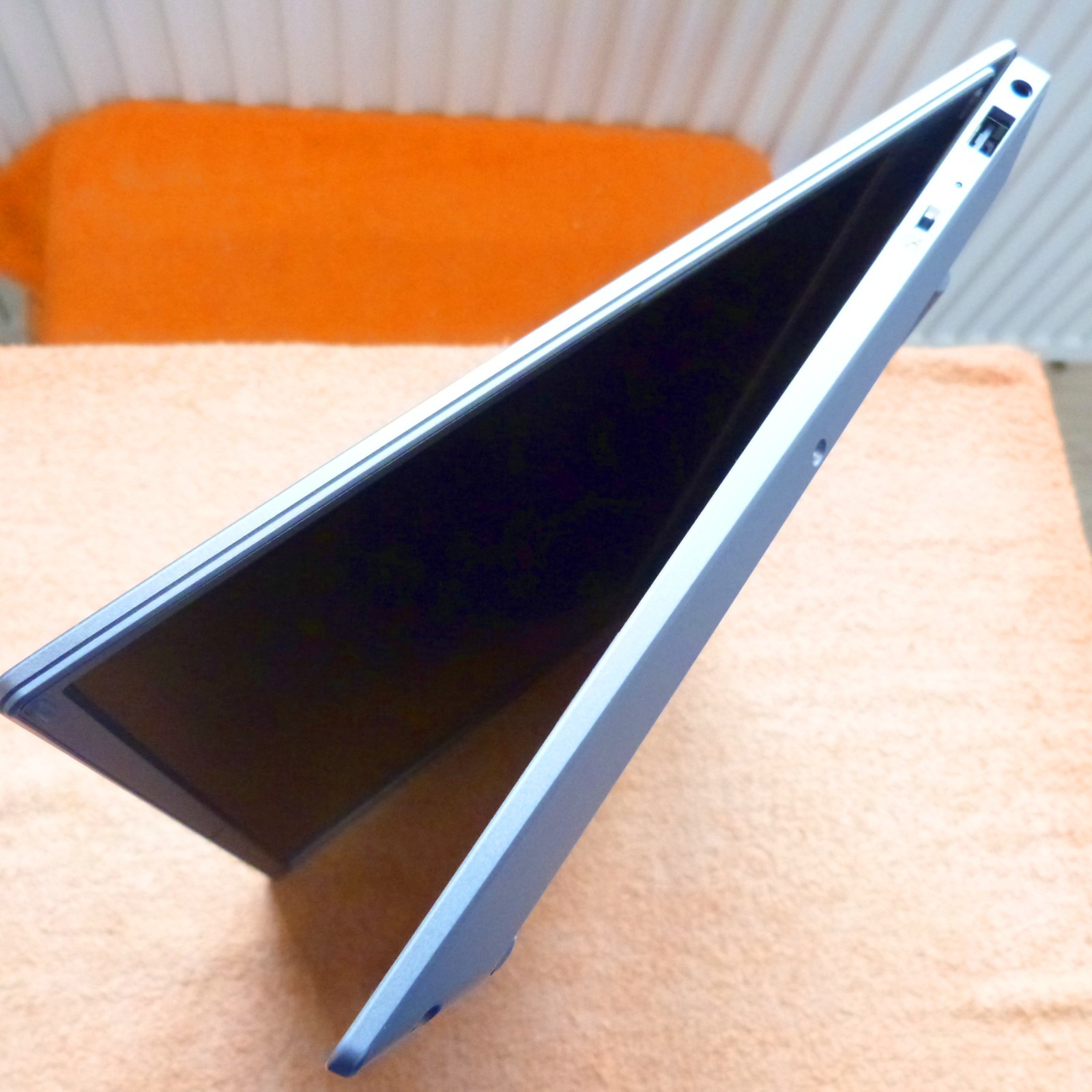 Medion E14302 14″ FULLHD SLIM Ultrabook l SSD Windows 11 l AMD RYZEN USBC