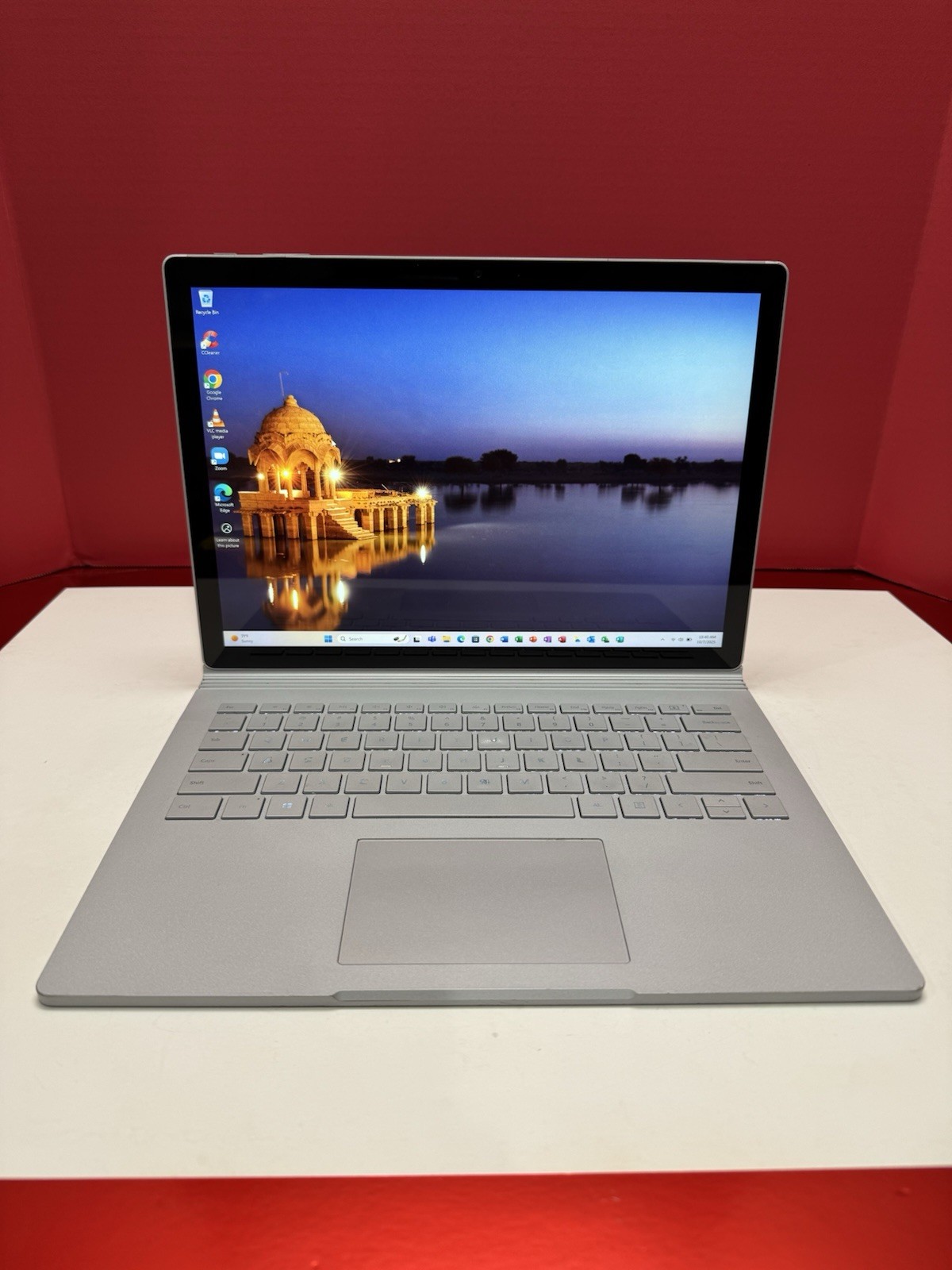 Microsoft Surface Book 2 13.5” i5 8350U 1.7GHz 8GB RAM 256GB 2 In 1 Laptop