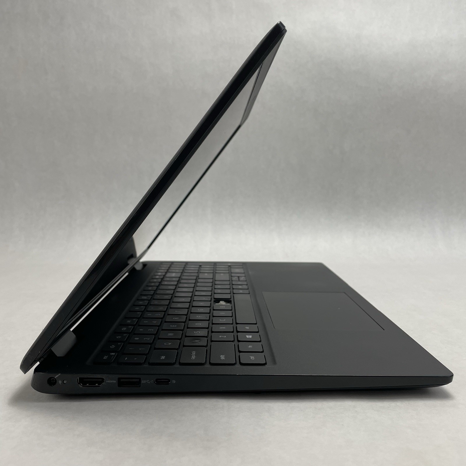 Dell Latitude 3520 15.6″ i5-1135G7 2.40 GHz 8 GB RAM No SSD/OS/AC – Worn Keys