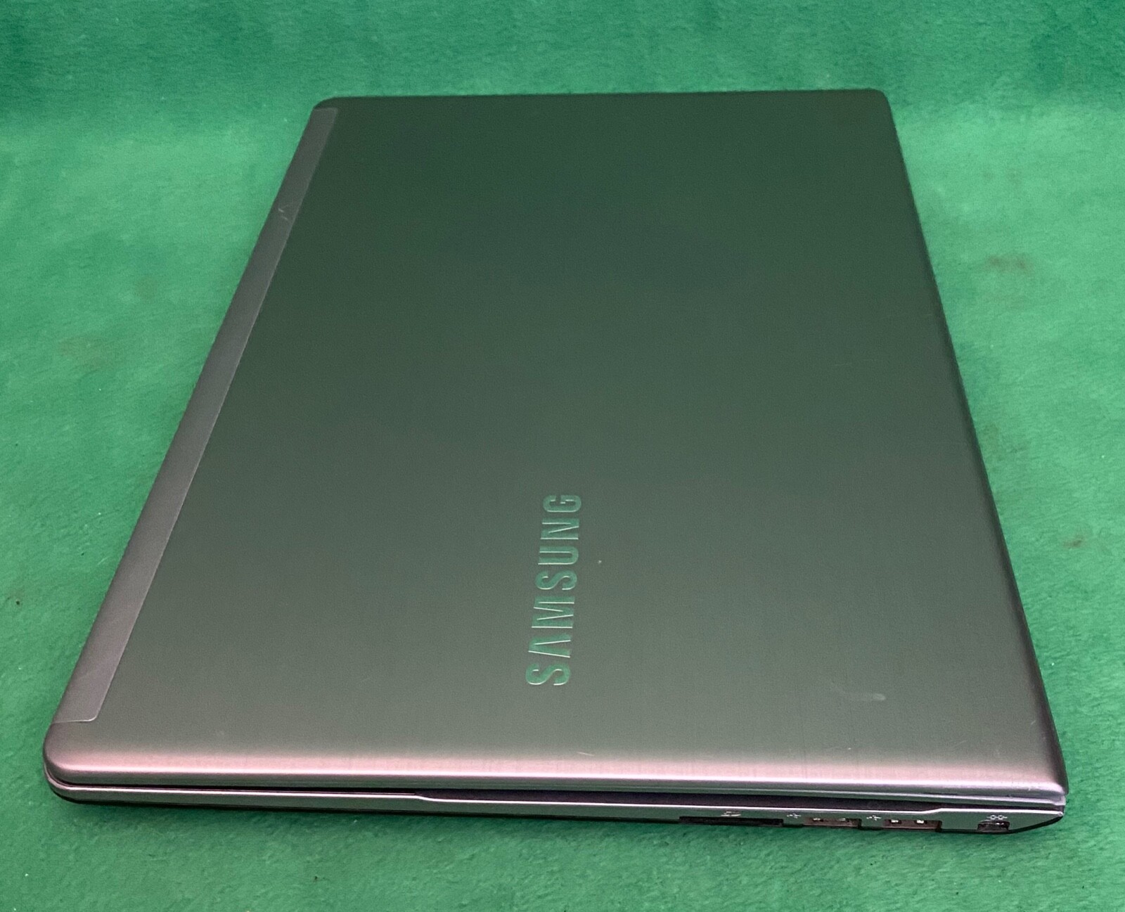 Samsung NP510R5E Laptop_Intel i5-3230M CPU @ 2.60 GHz_6GB RAM_1TB HDD_PLS READ!!