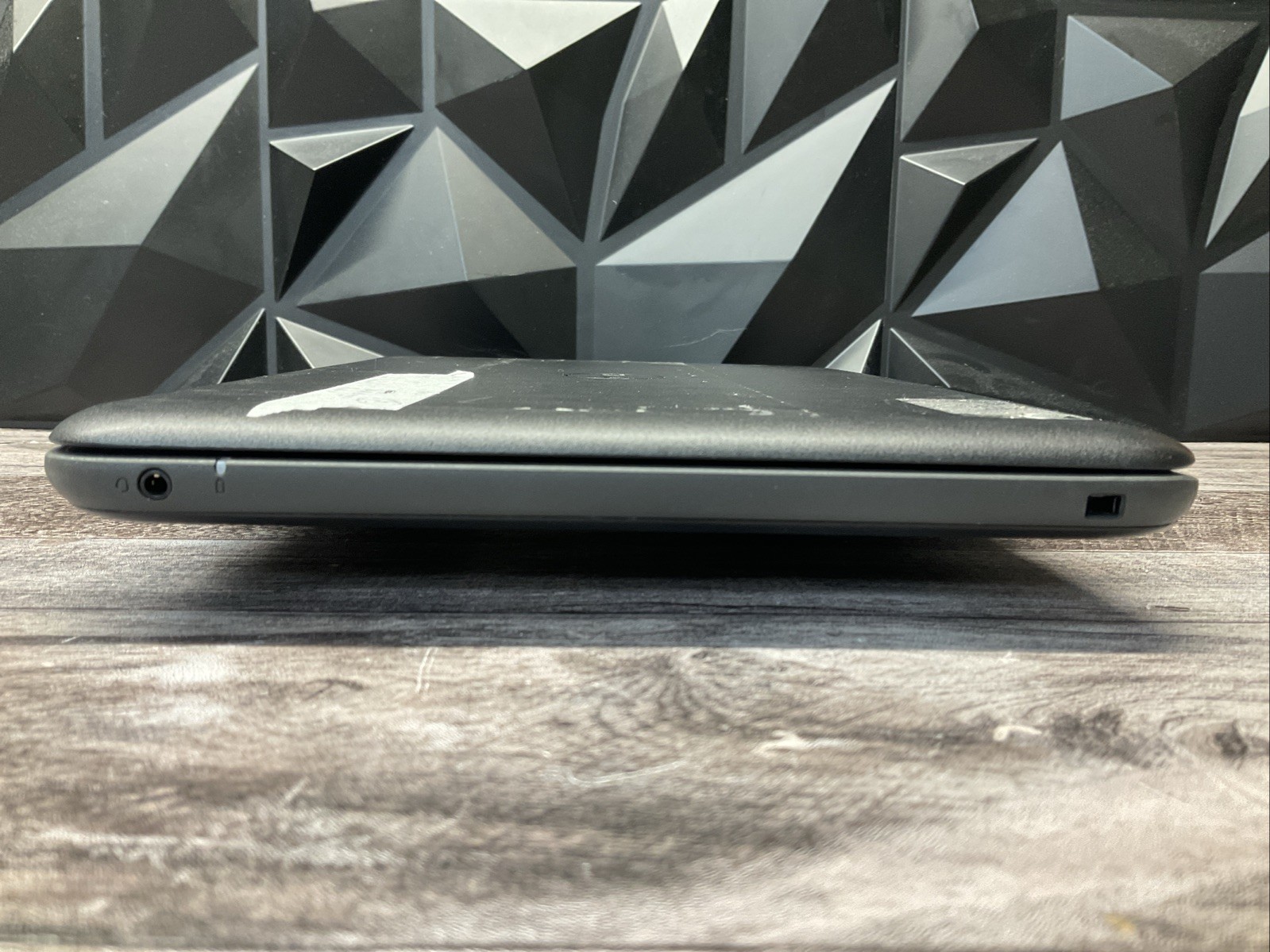 Dell Latitude 3190 / Windows 11 Pro / 64GB Storage / BIOS Unlocked / C5