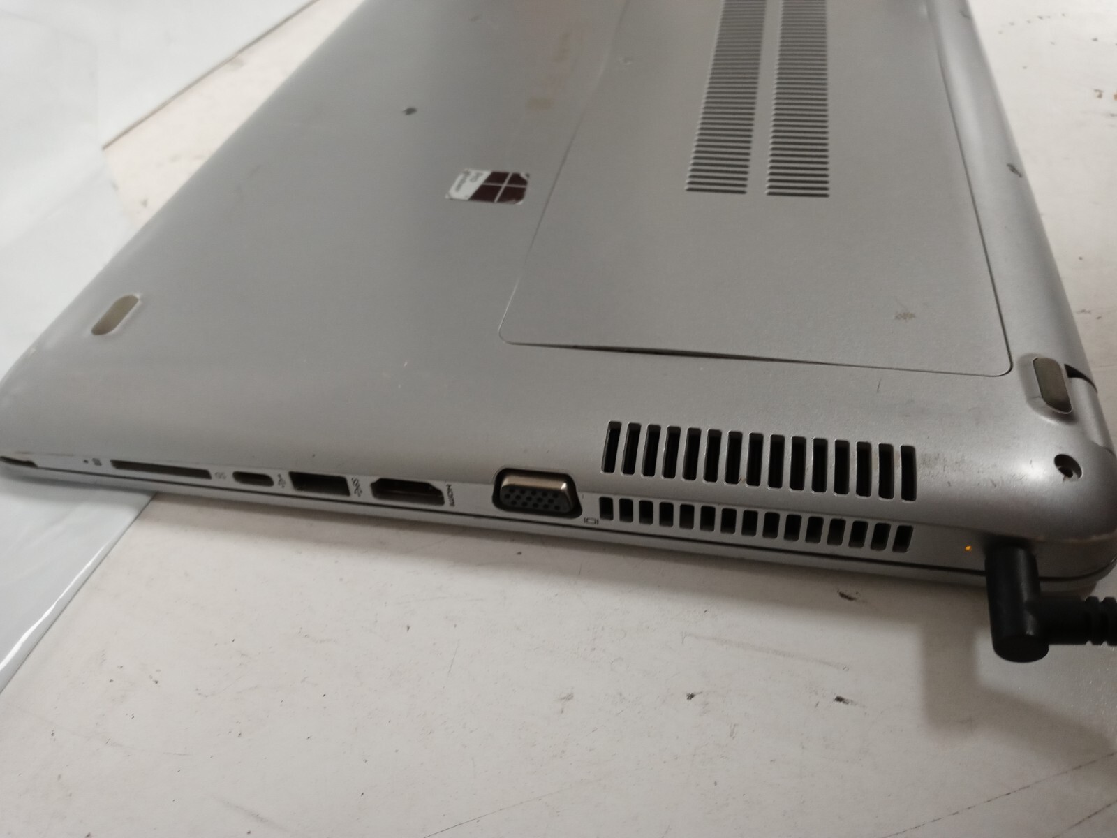 HP ProBook 455 G4 AMD A10-9600P 2.4GHz 8GB RAM 0GB SSD NO OS