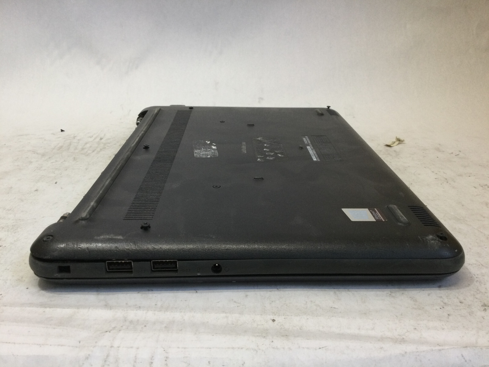 DELL LATITUDE 3380 – FOR PARTS – INTEL I5 7TH GEN – 8GB RAM -READ DESCRIP – BB