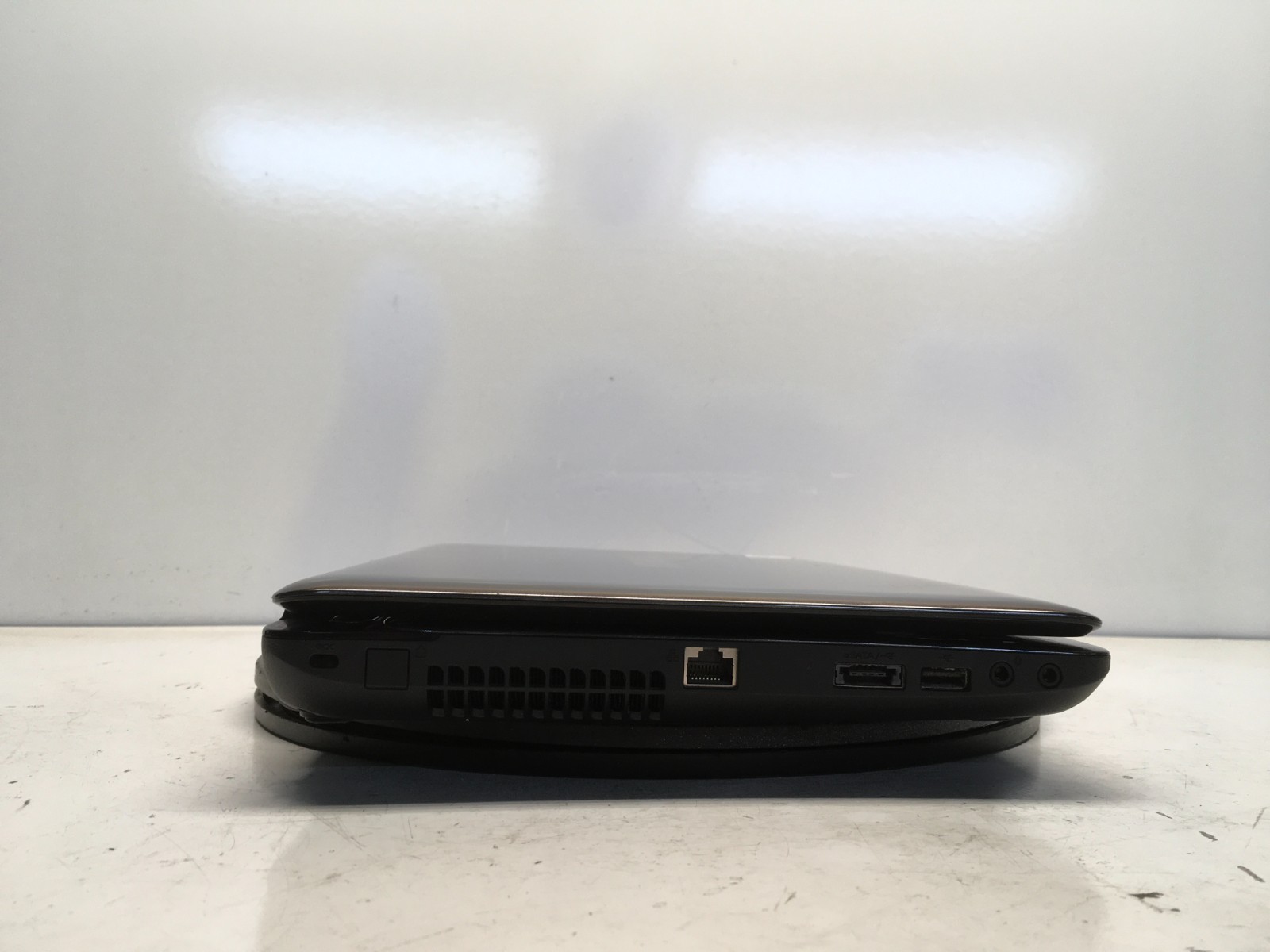 Toshiba Satellite L645D-S4037 AMD Phenom II P820 1.8GHz 4 GB NO HDD/Battery