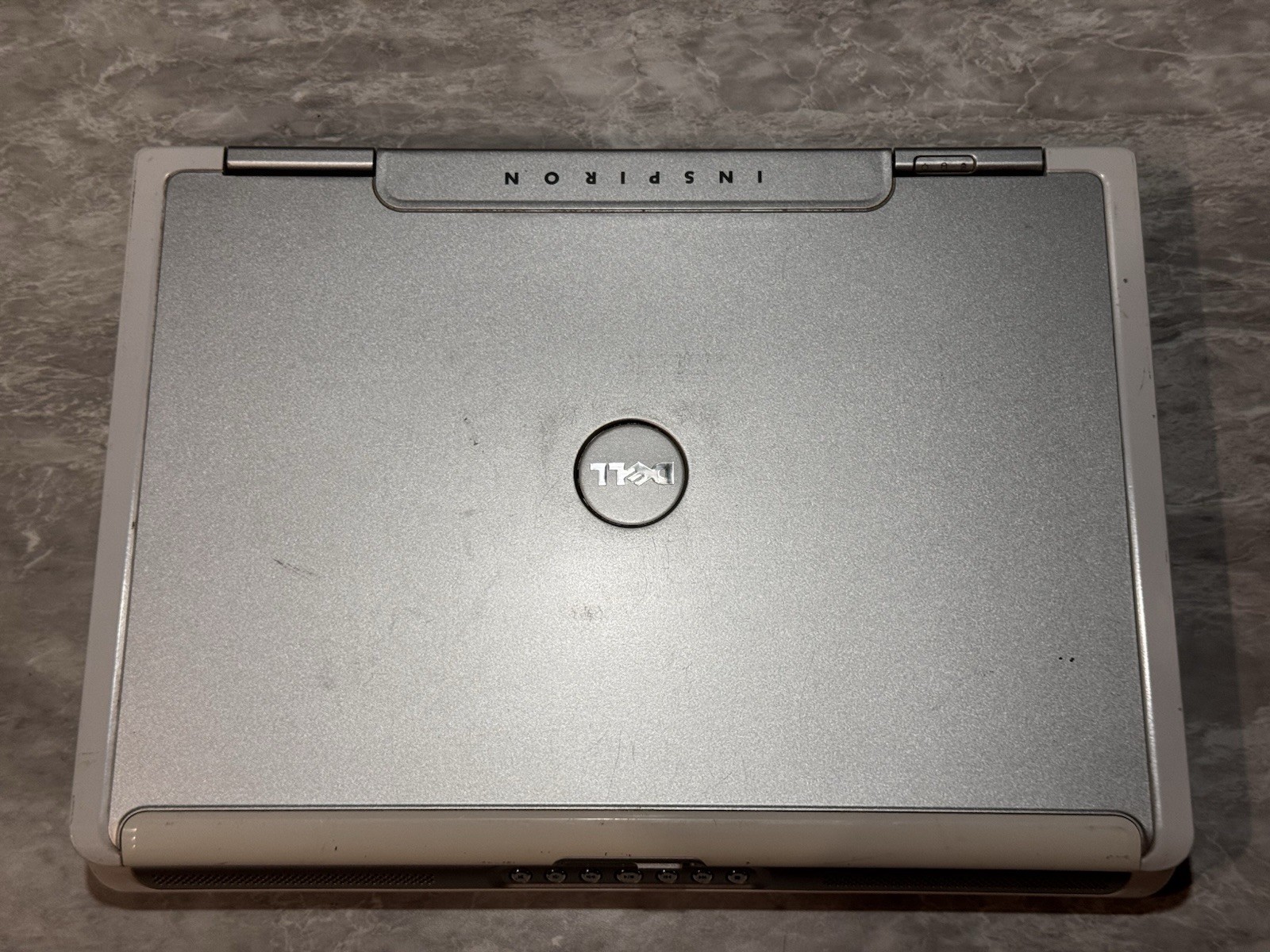 Dell Inspiron E1705 Laptop Intel C2D T7200 2GHz 2gb RAM 120gb HDD Windows XP