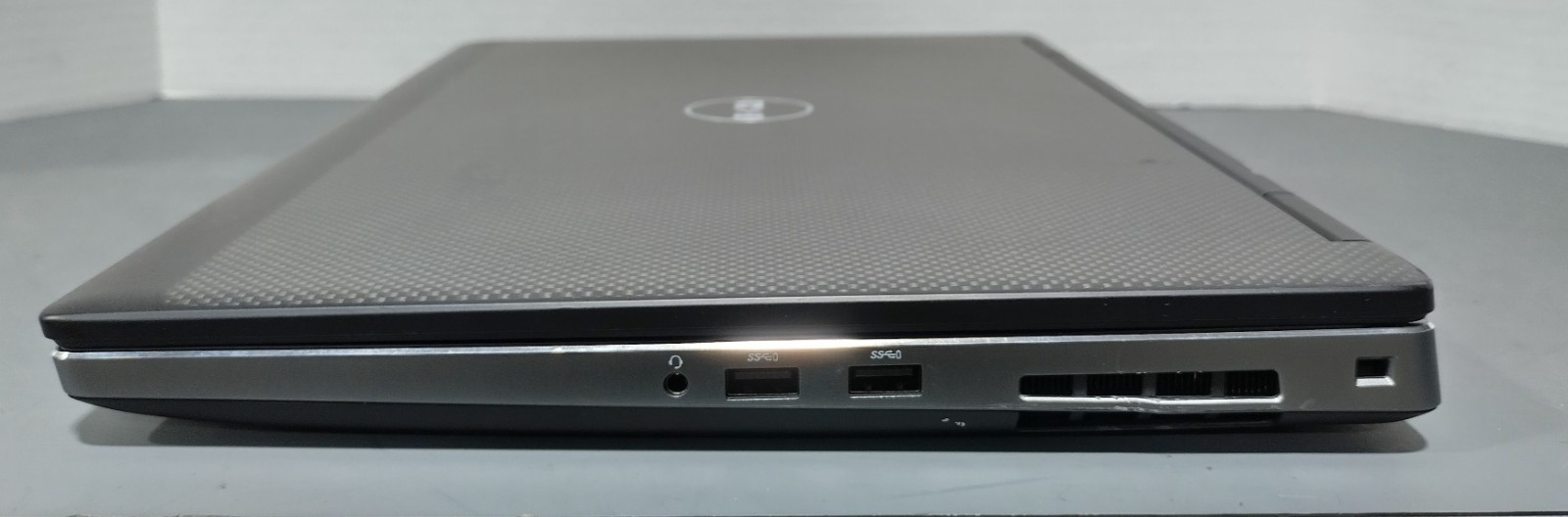Dell Precision 7530 15.6″ FHD i5-8300H 32GB RAM 512GB NVMe No OS Radeon WX 4150