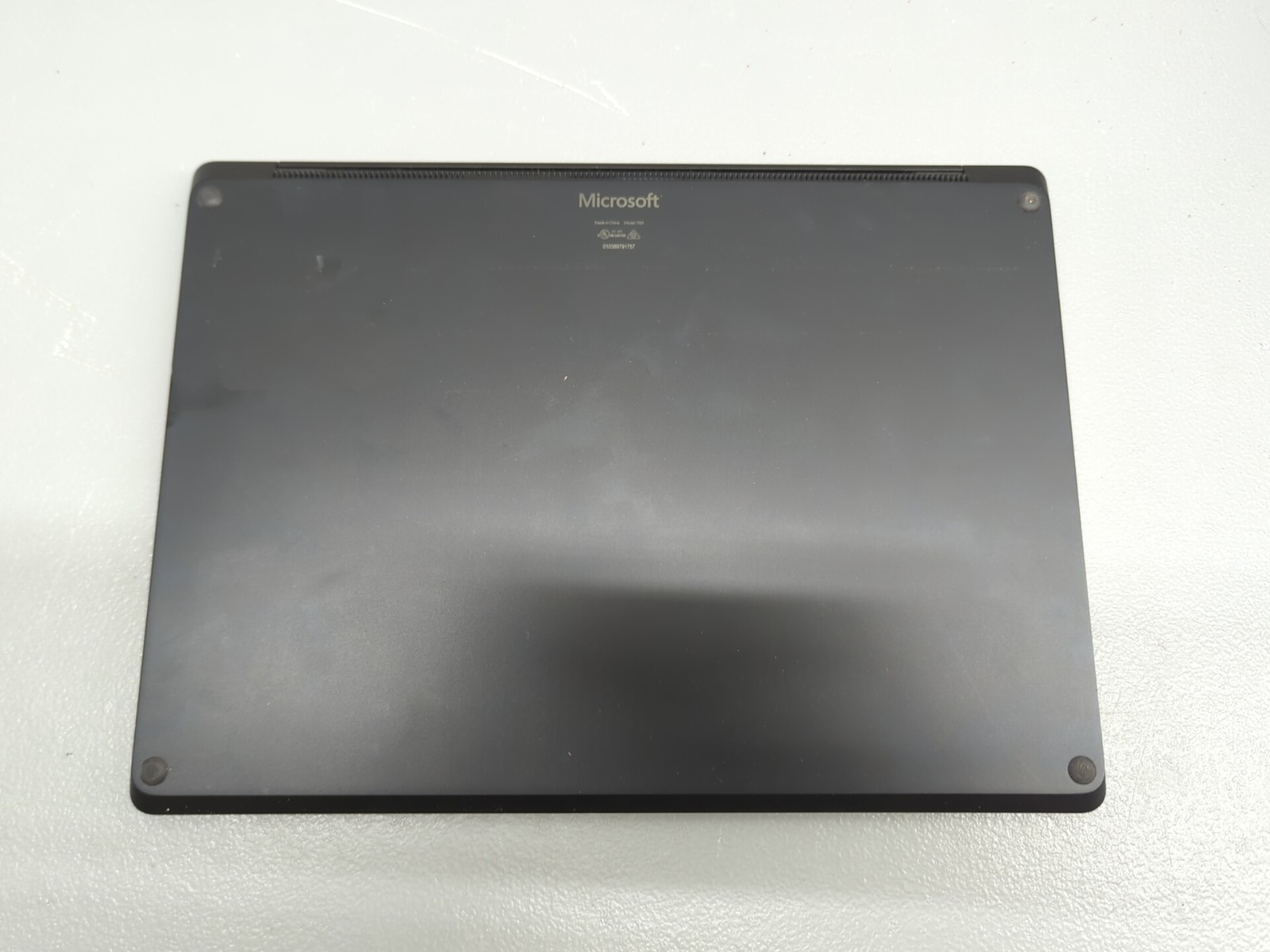 Microsoft Surface Laptop 2 13.5″ i7-8650U 16GB 512GB SSD Win11 Pro – Read