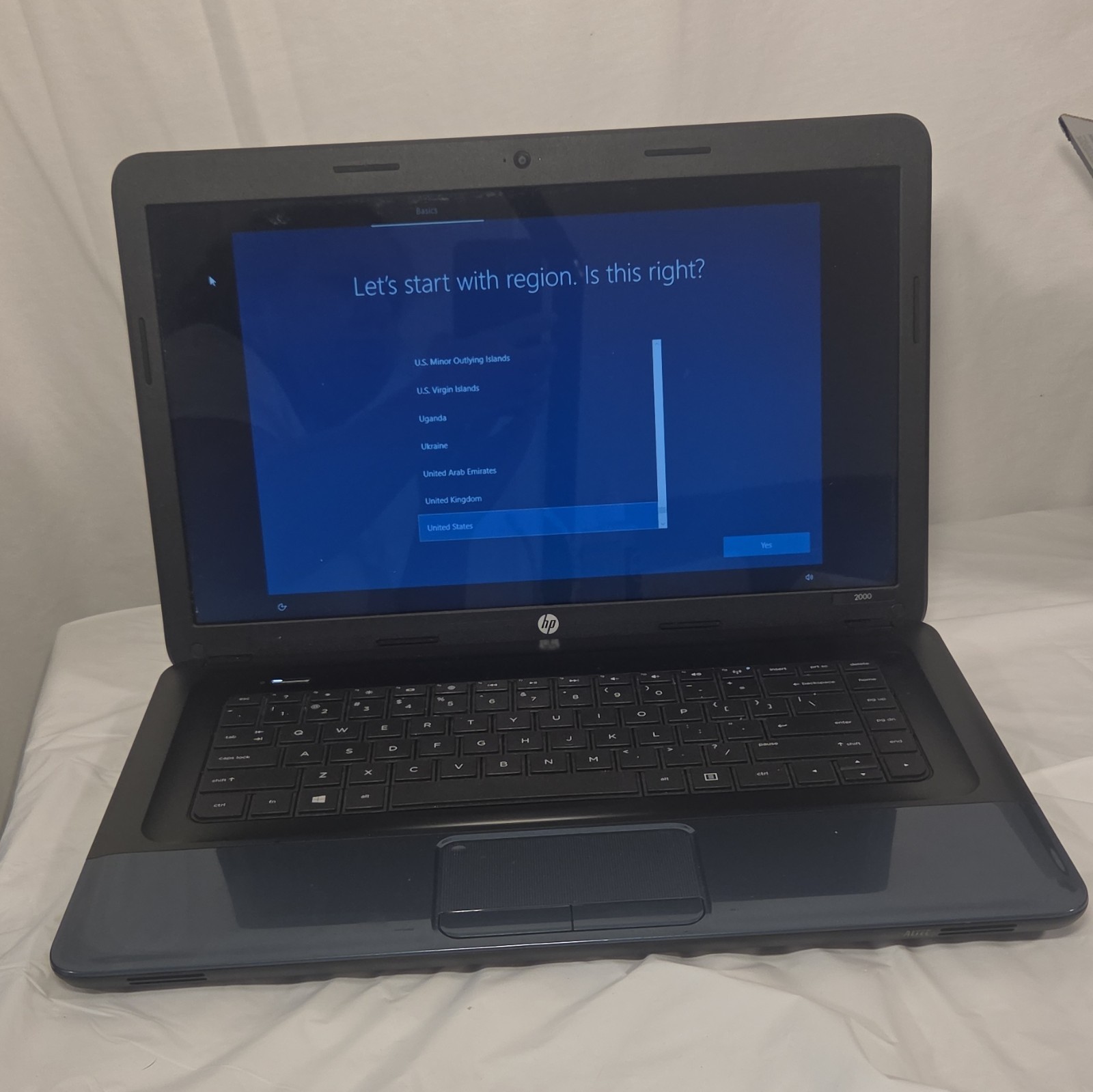 HP HP 2000 15.6″ Laptop Intel Core i3 2.40GHz 4GB RAM 320GB HDD Win 10 Pro