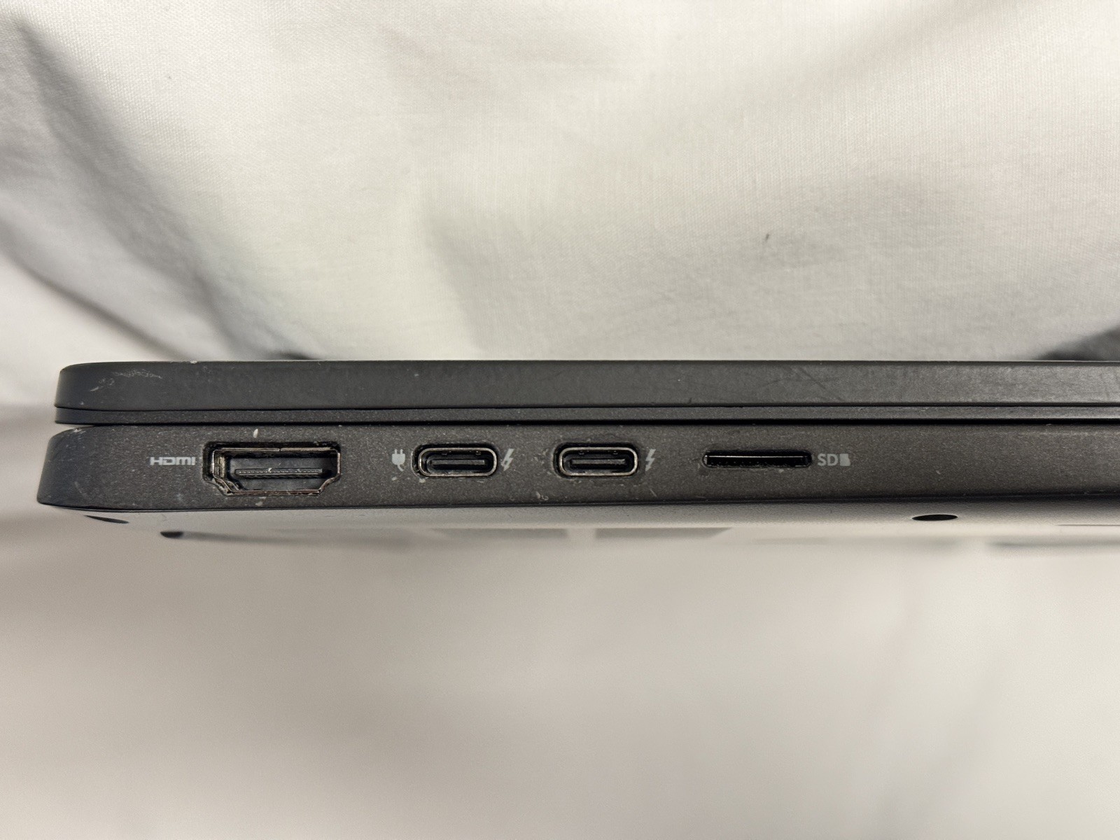 Dell Latitude 7410 14″ i7-10610U Gen 10 16GB 256GB SSD Win 11 Home Black