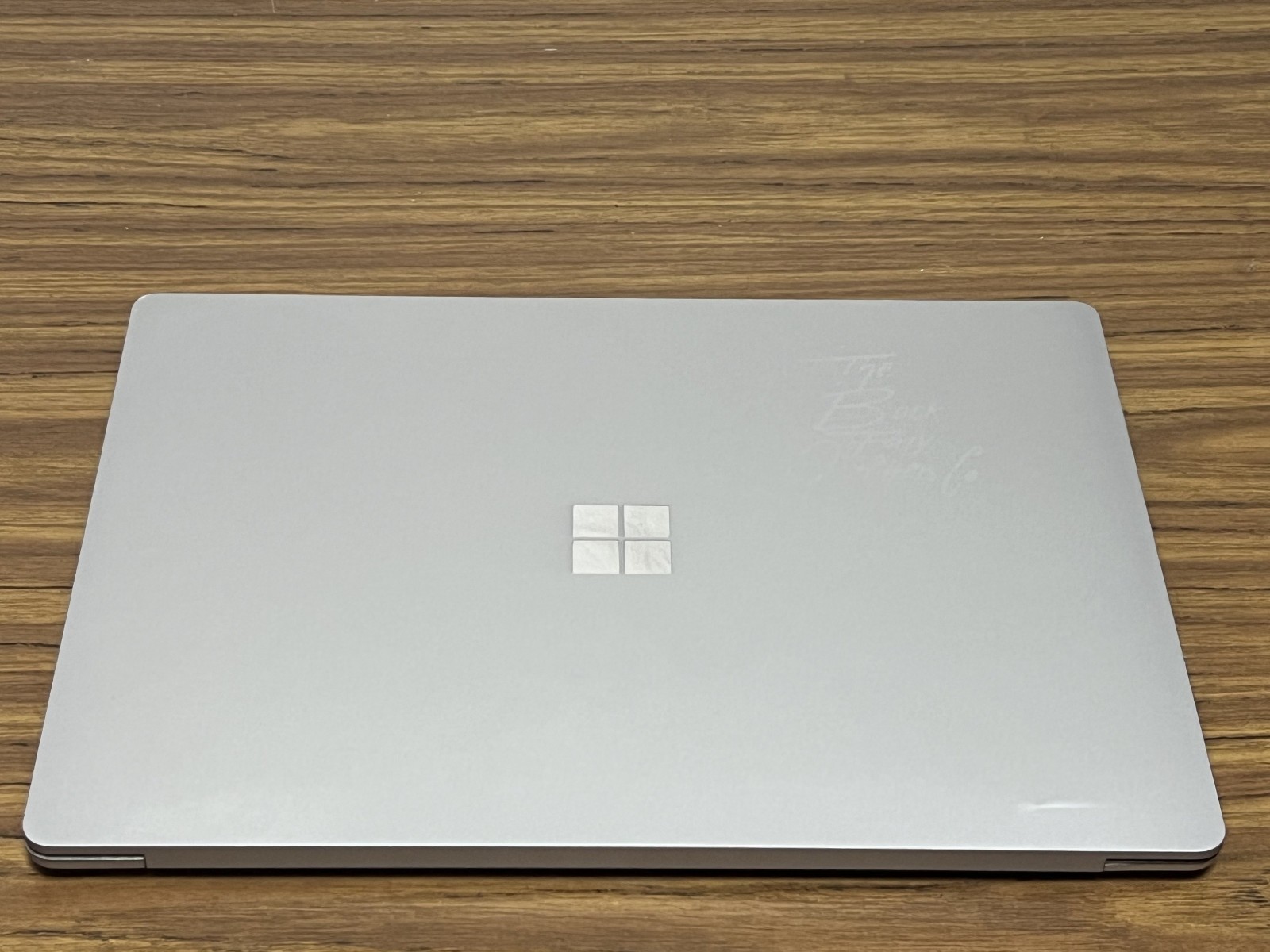 Surface Laptop 13.5″ 1769 (256GB SSD, Core i7-7660U, 2.50GHz, 8GB) Touch screen