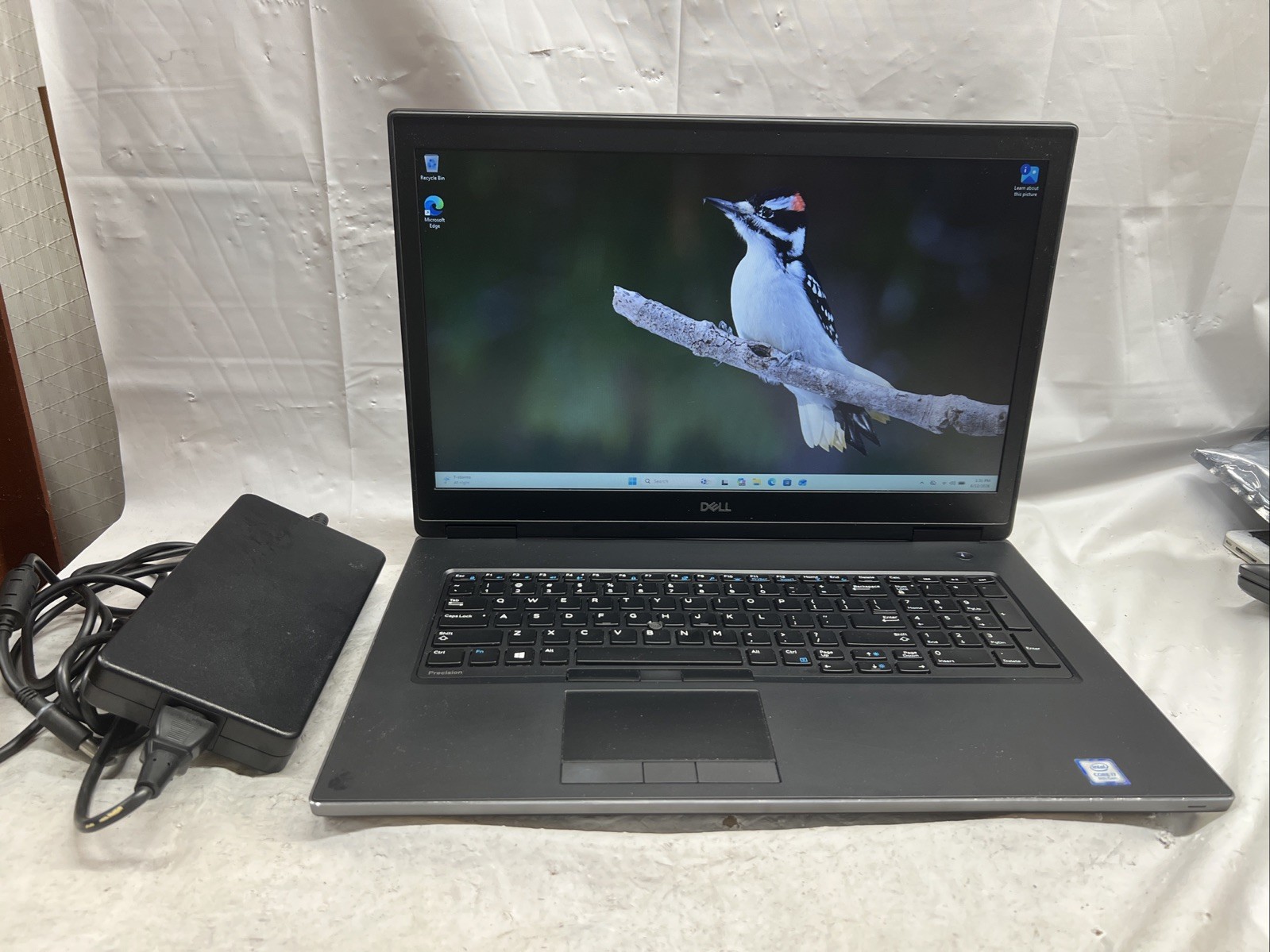 New OEM Battery Dell Precision 7730 i7-8750H 16GB RAM 500GB SSD W11P Radeon Pro