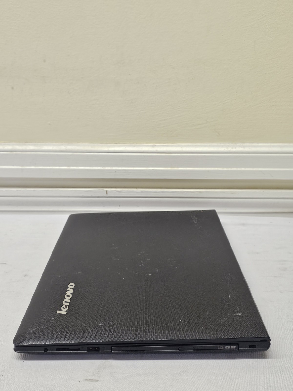 Lenovo 650-80 Laptop – i3-4030u – 4GB RAM – 1TB HDD – BAD BATTERY – Windows 10