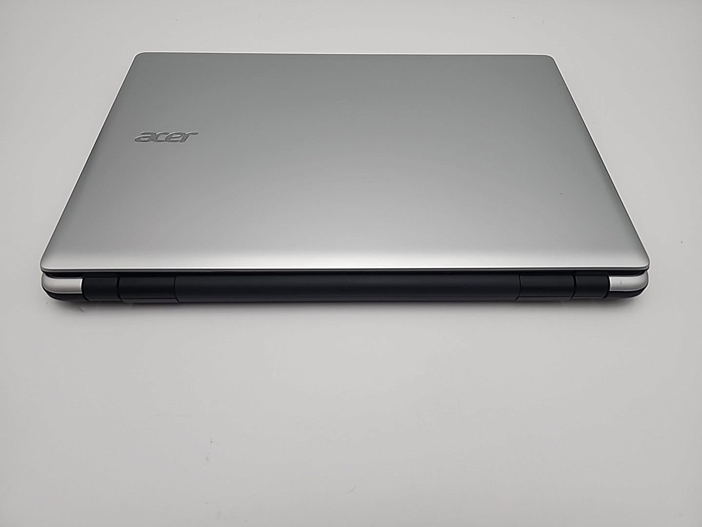 Acer Aspire V3-572P-326T 15.6″ Touch Laptop i3-5005U@2.00GHz 8GB RAM 300GB SSD