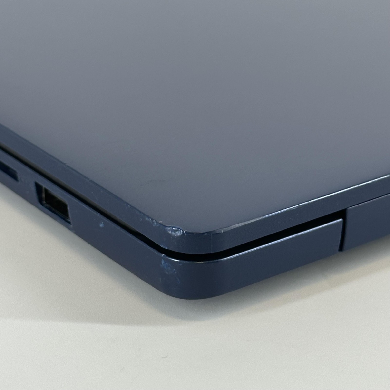 Lenovo IdeaPad Slim 3 15.6 FHD TOUCH 1.2 GHz i3-1315U 8GB 512GB SSD Good