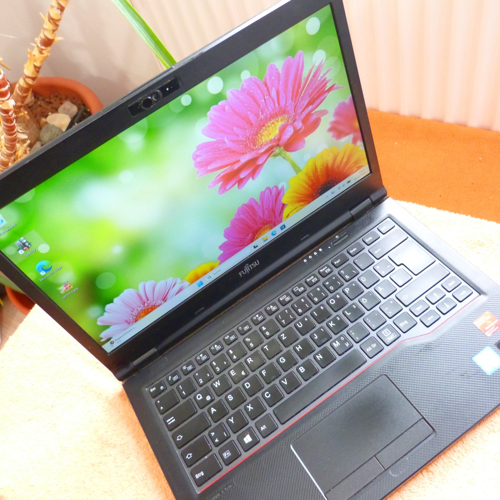 Fujitsu E549 14″ FULLHD l 16GB RAM NEW l SSD Windows 11 l HDMI USBC 8Gen i5