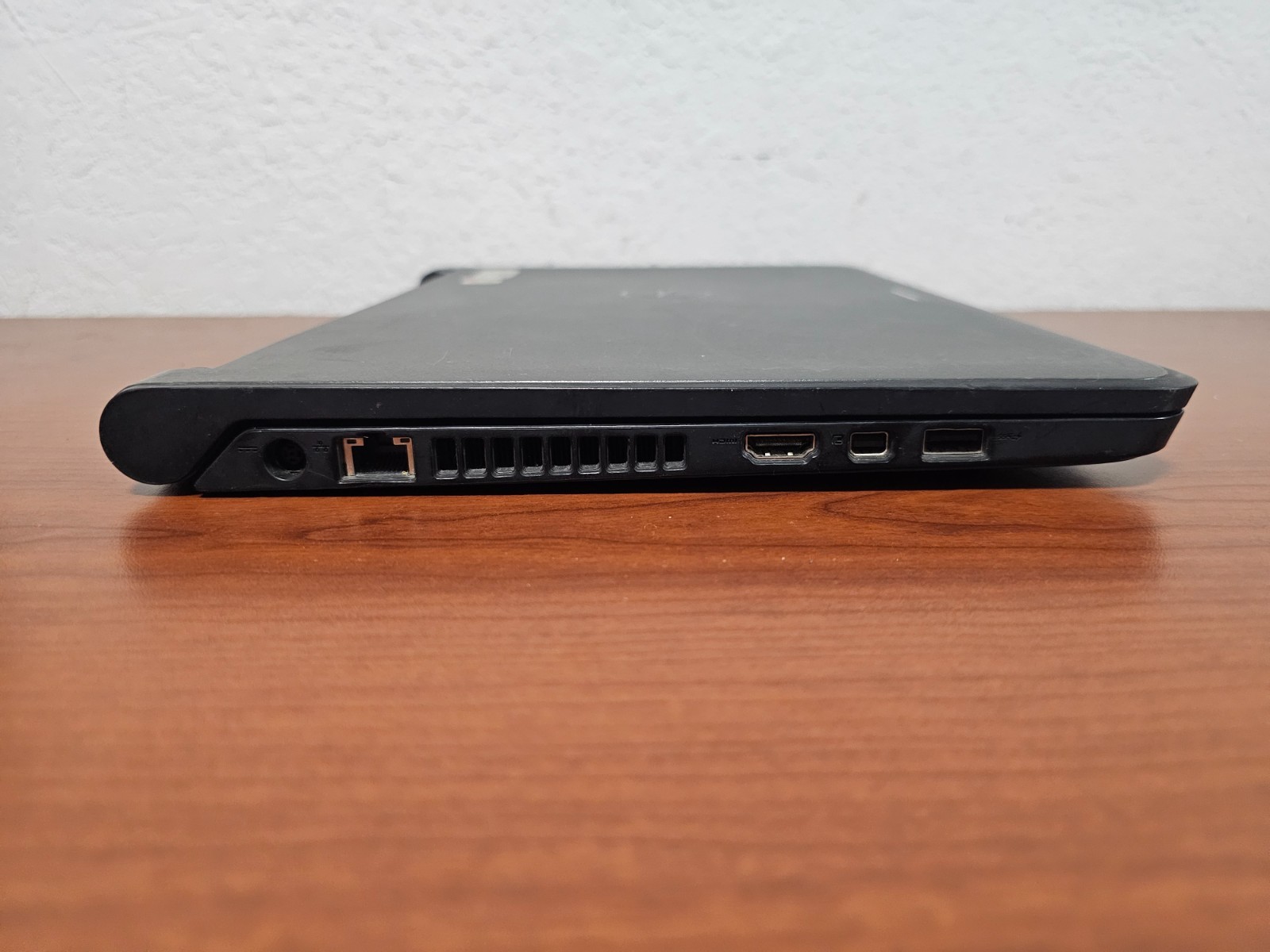 DELL Latitude 3340 Laptop (13.3″, i3-4005U, 8 GB/128 GB SSD, Win11) – READ!
