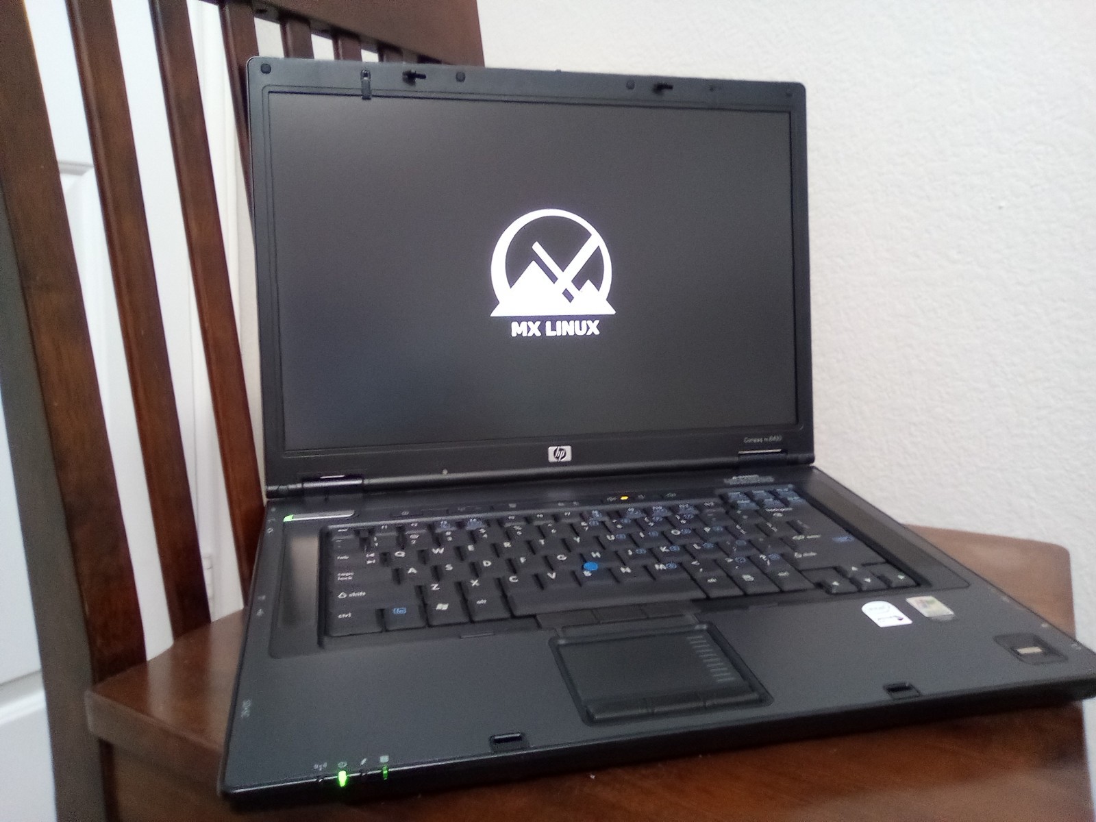 HP Compaq nc8430 [Linux] [Intel T2600] [4 GB DDR2] [120 GB SSD] [DVD Drive]