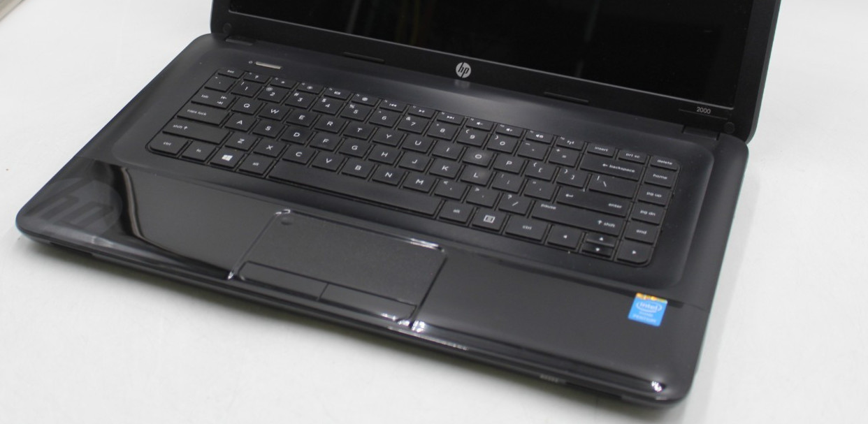 HP 2000 15.6in No HD No Caddy 4 GB RAM Intel Pentium CPU 2030M No OS